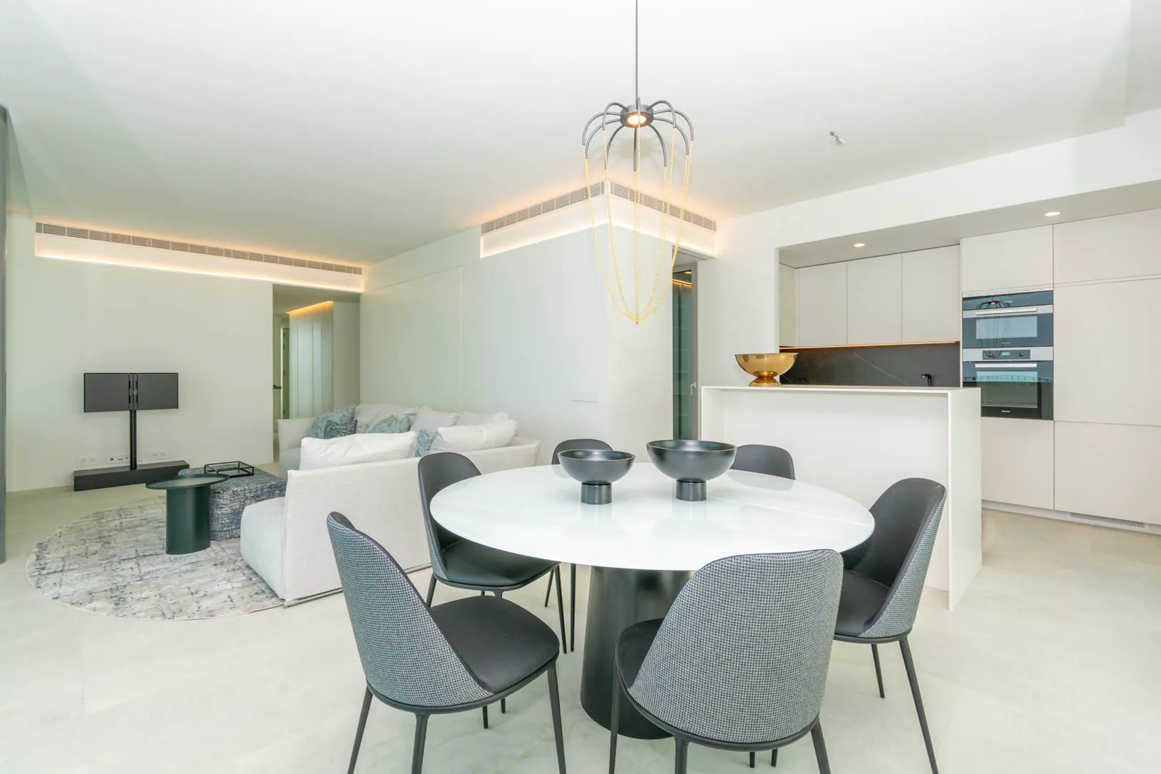 APARTAMENTOS DE LUJO EN PRIMERA LÍNEA