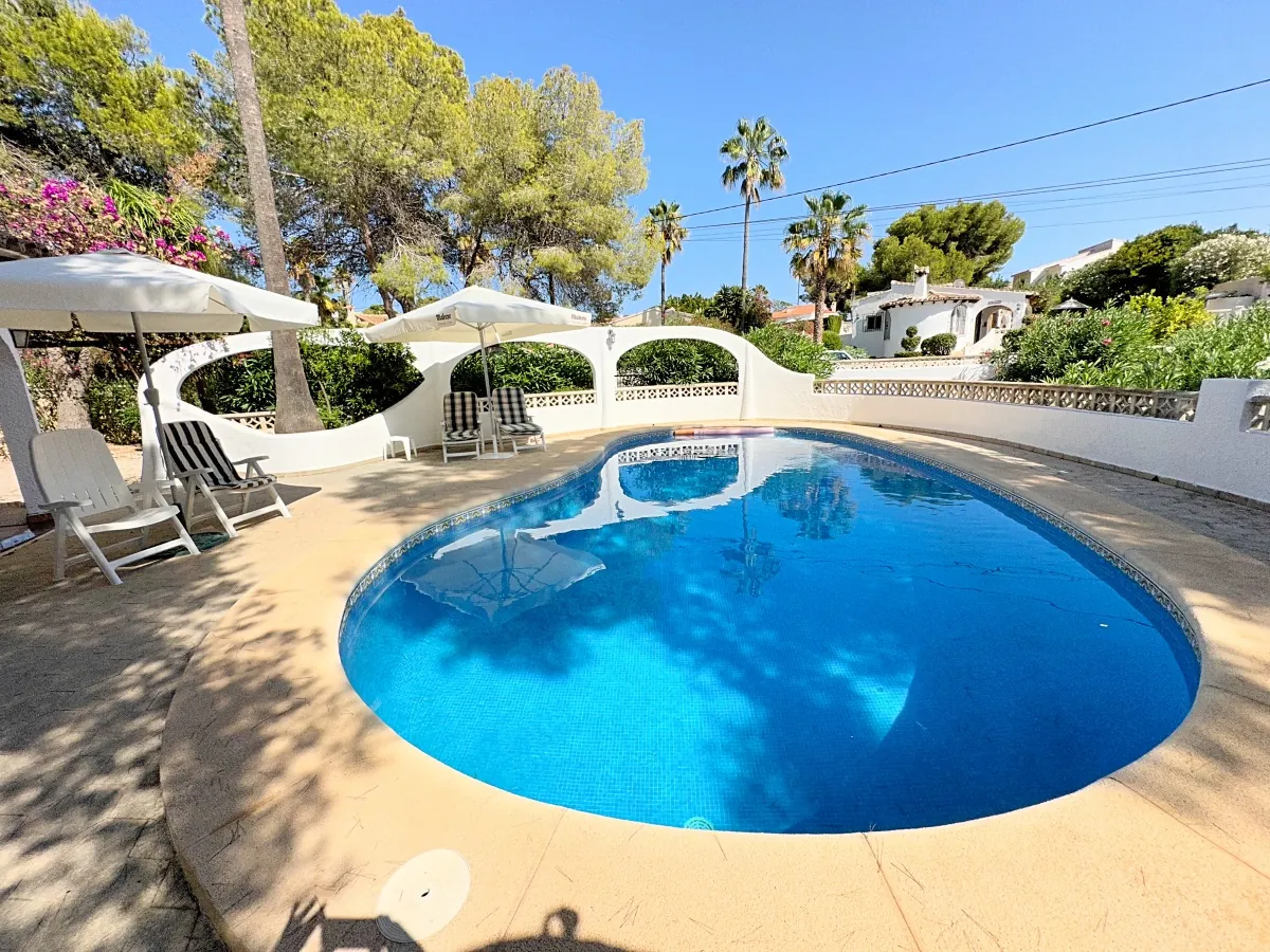 En zona de Los Pinos Si te identificas con el estilo mediterráneo...Esta es tu casa!!