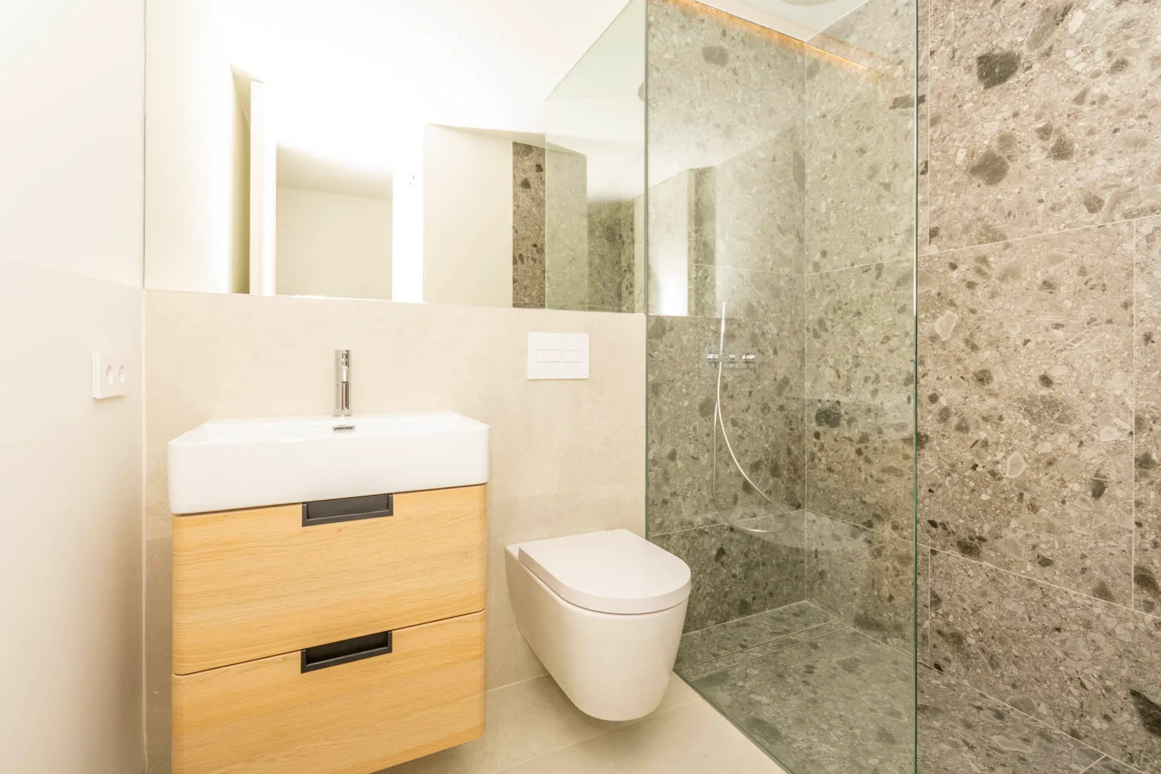 APARTAMENTOS DE LUJO EN PRIMERA LÍNEA