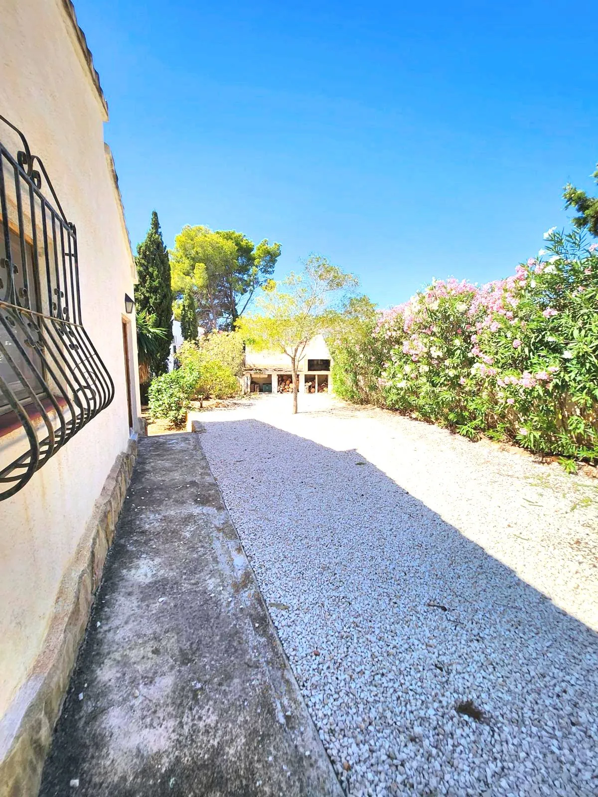 En zona de Los Pinos Si te identificas con el estilo mediterráneo...Esta es tu casa!!
