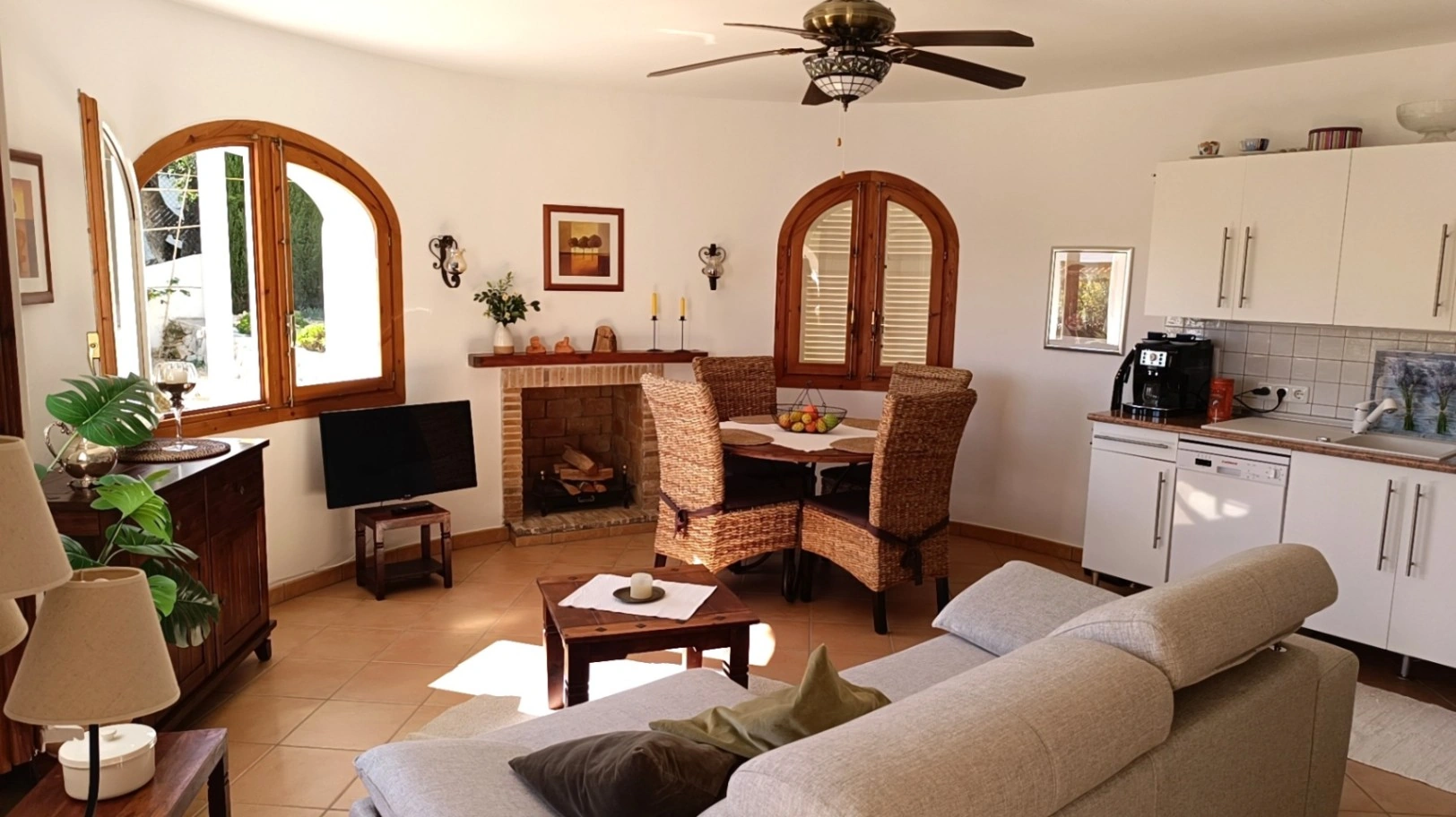 Chalet con 4 dormitorios, vistas al mar, piscina y en Calpe