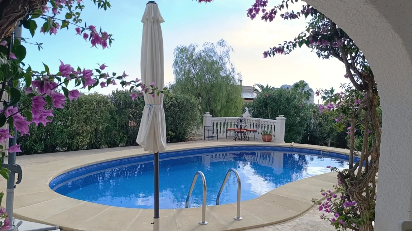 Chalet con 4 dormitorios, vistas al mar, piscina y en Calpe