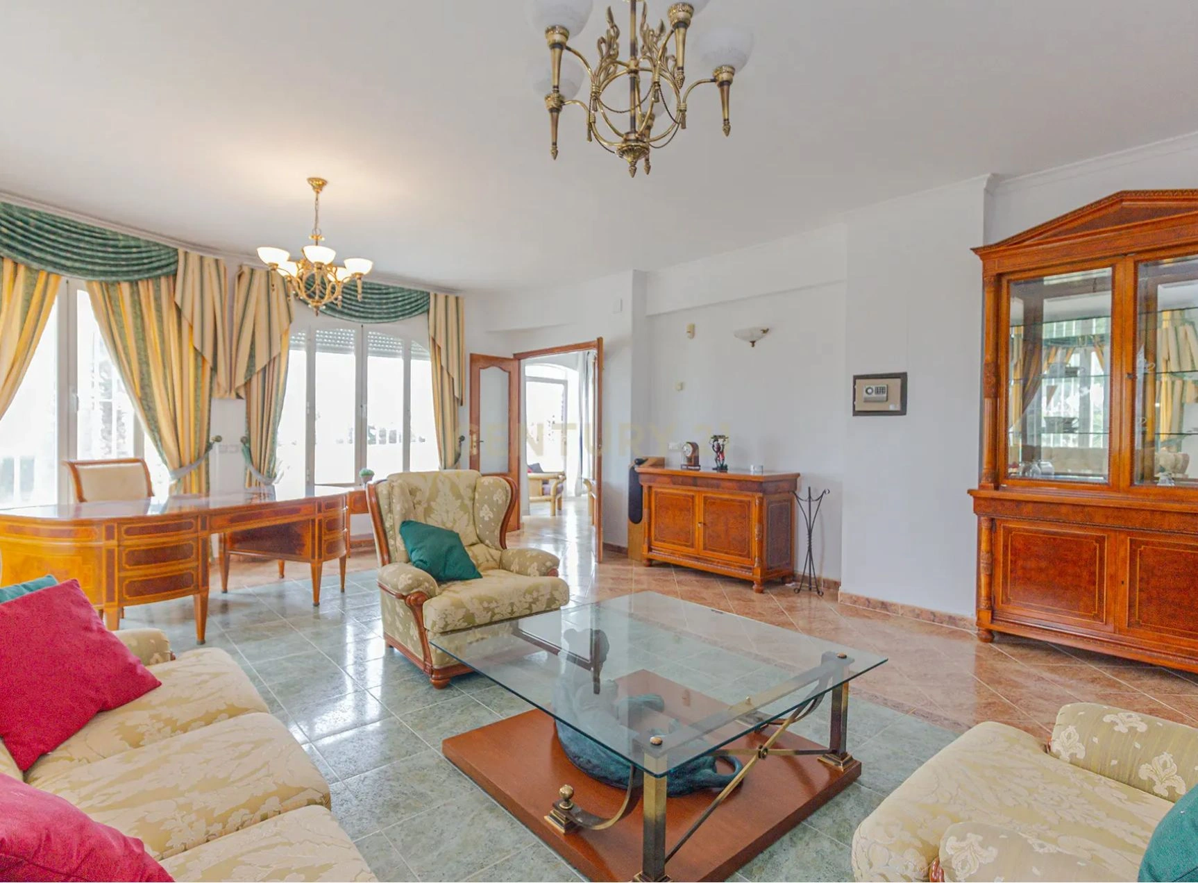 Villa mediterránea con piscina en Calpe – Empedrola