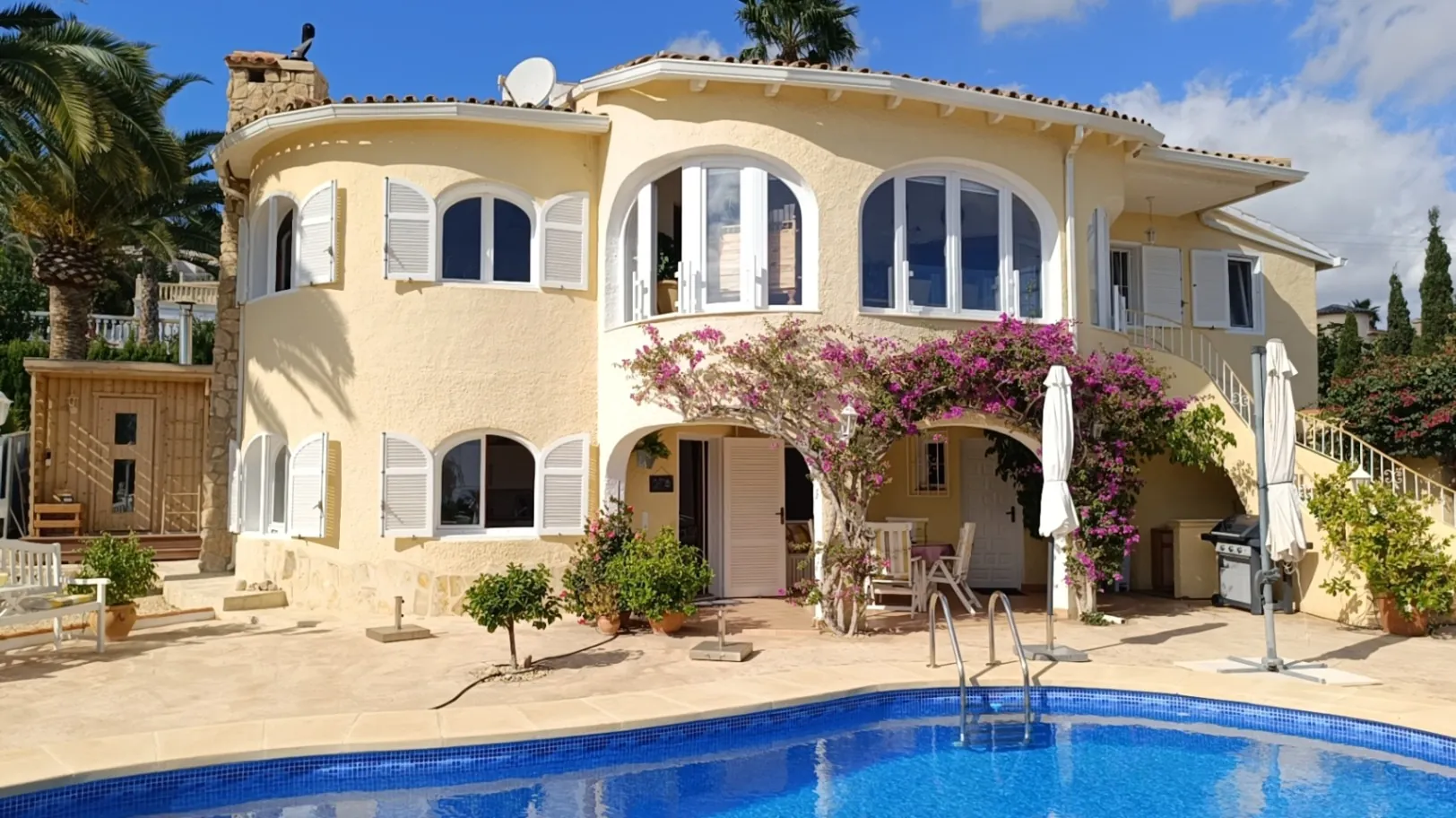 Chalet con 4 dormitorios, vistas al mar, piscina y en Calpe