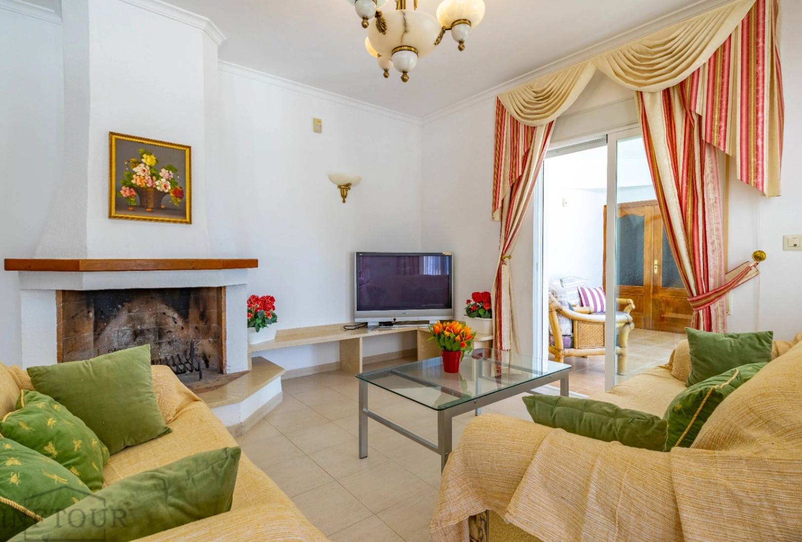 Villa mediterránea con piscina en Calpe – Empedrola