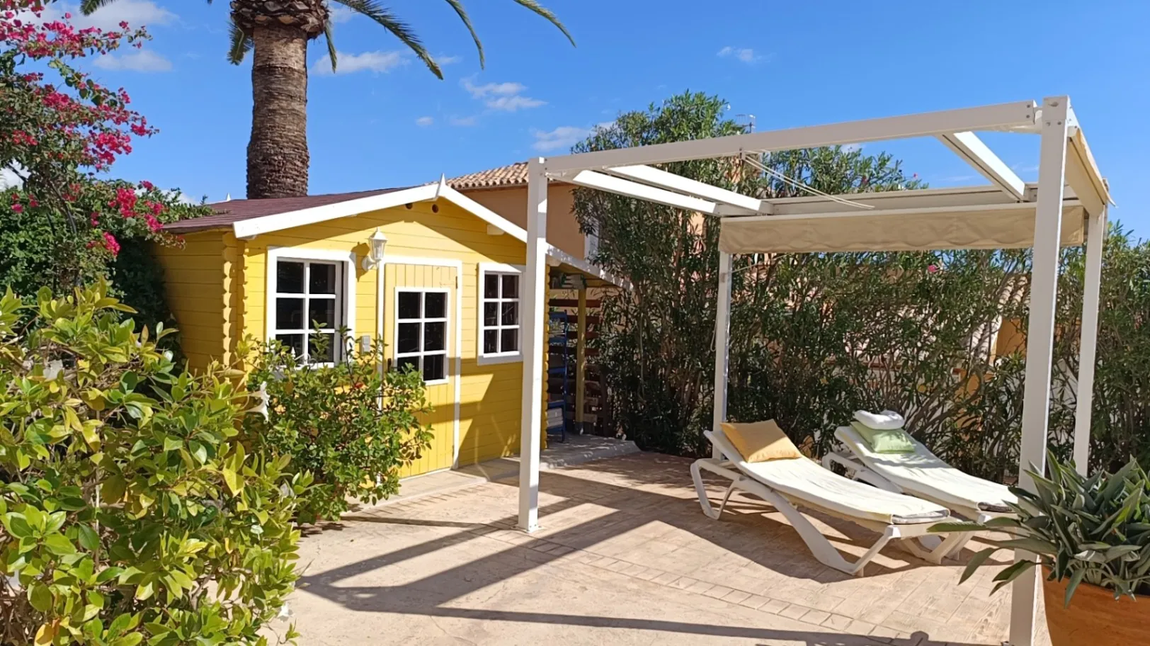 Chalet con 4 dormitorios, vistas al mar, piscina y en Calpe
