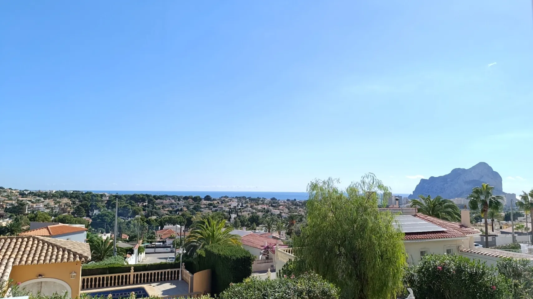 Chalet con 4 dormitorios, vistas al mar, piscina y en Calpe