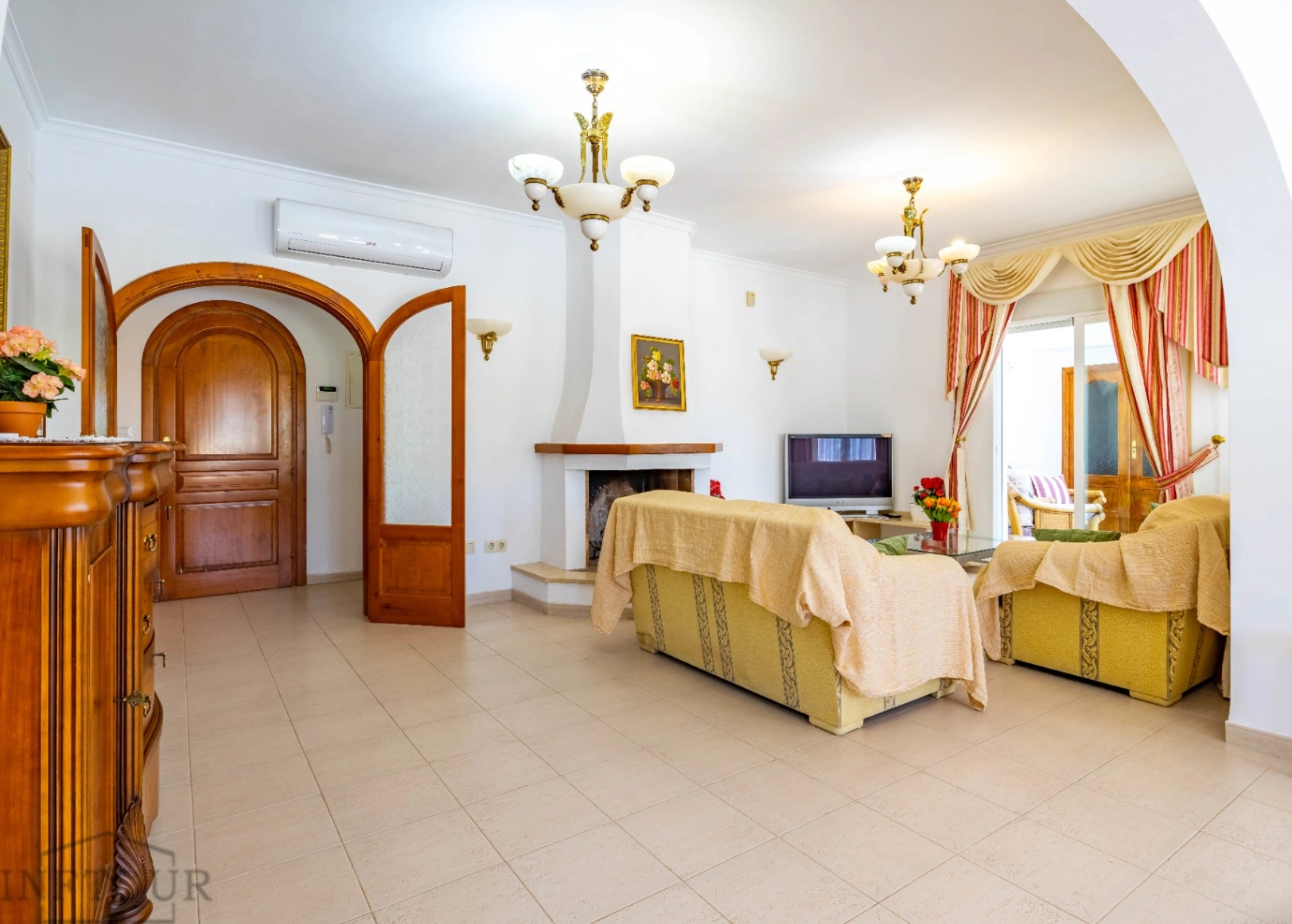 Villa mediterránea con piscina en Calpe – Empedrola