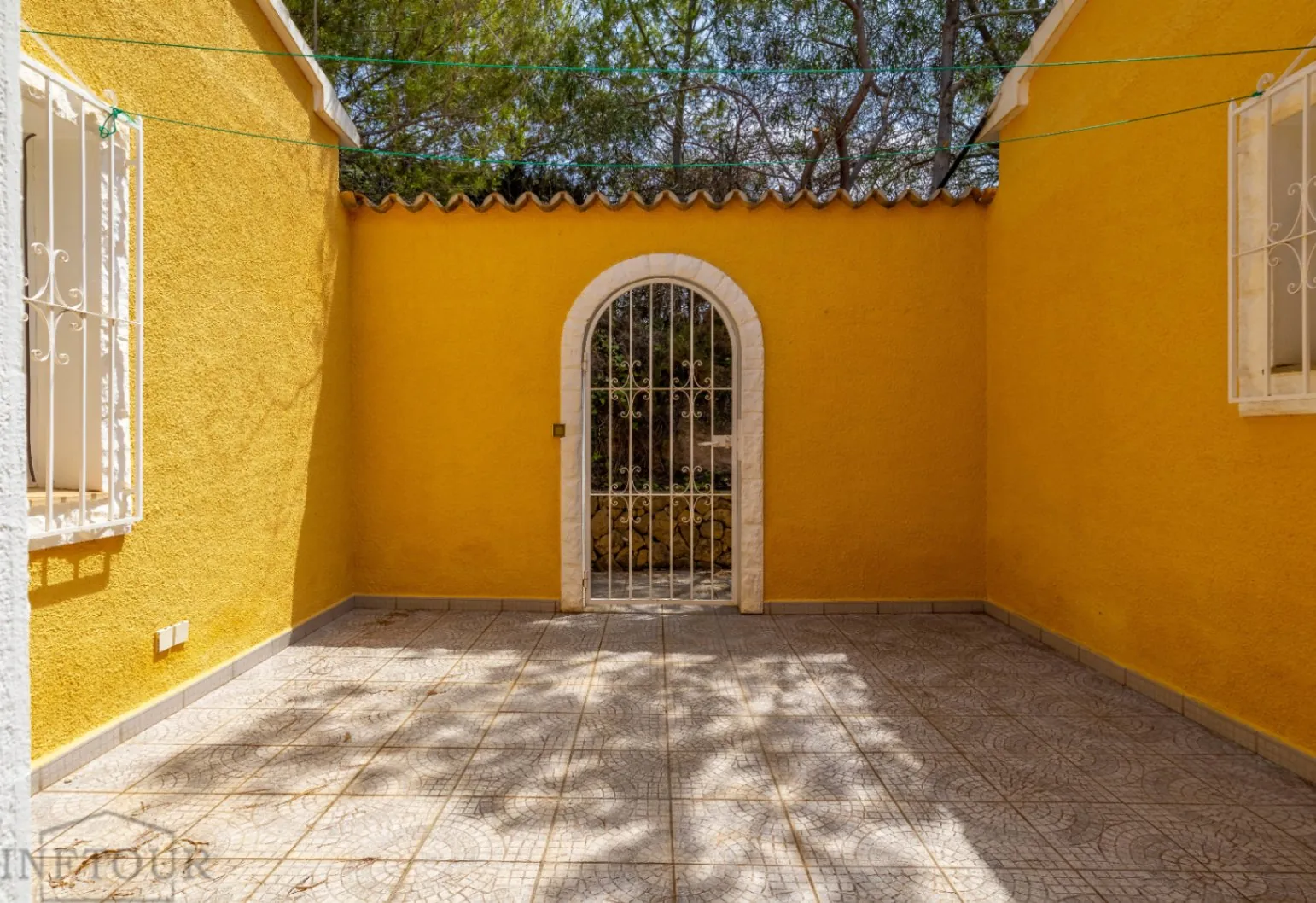 Villa mediterránea con piscina en Calpe – Empedrola