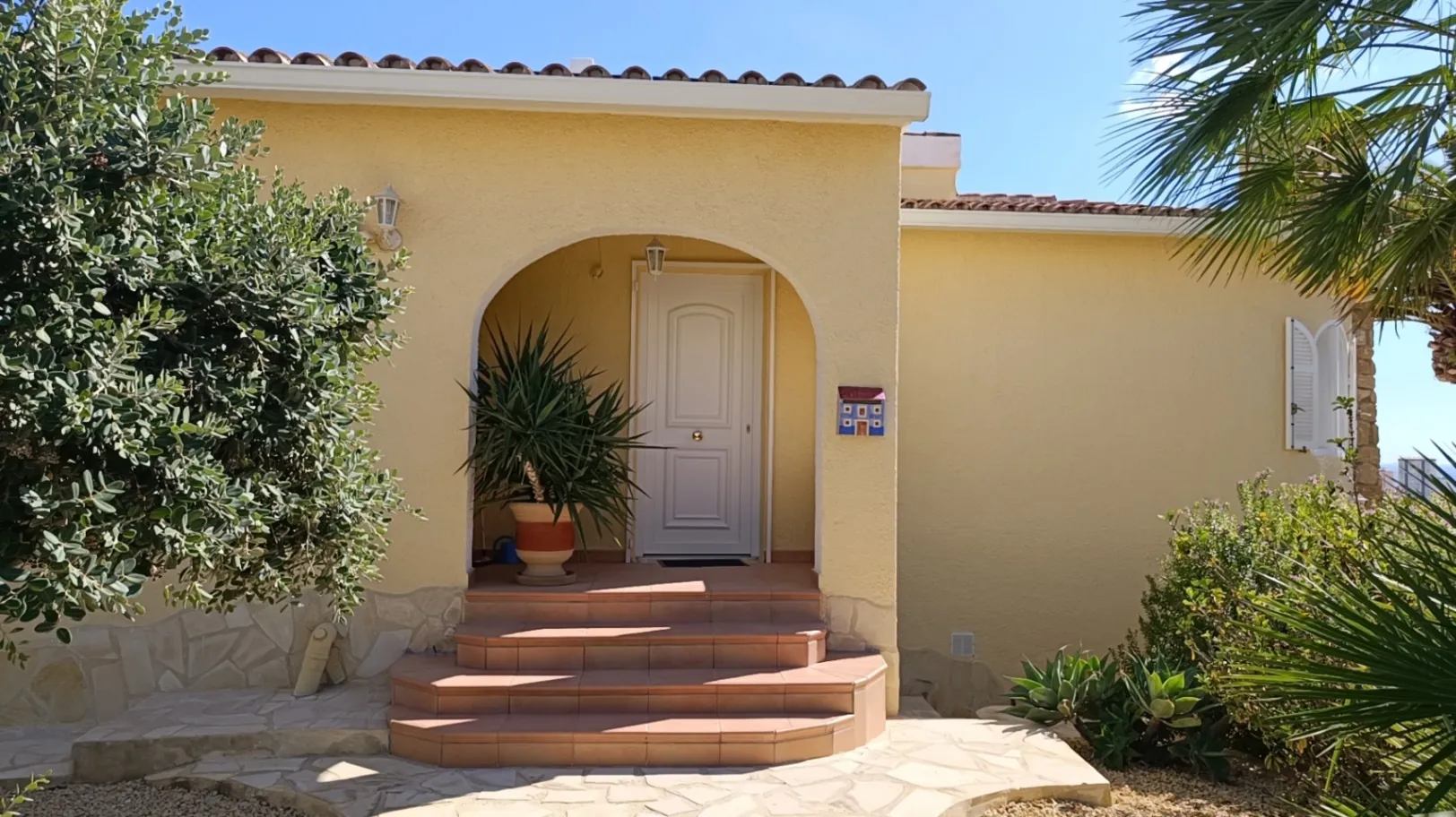 Chalet con 4 dormitorios, vistas al mar, piscina y en Calpe