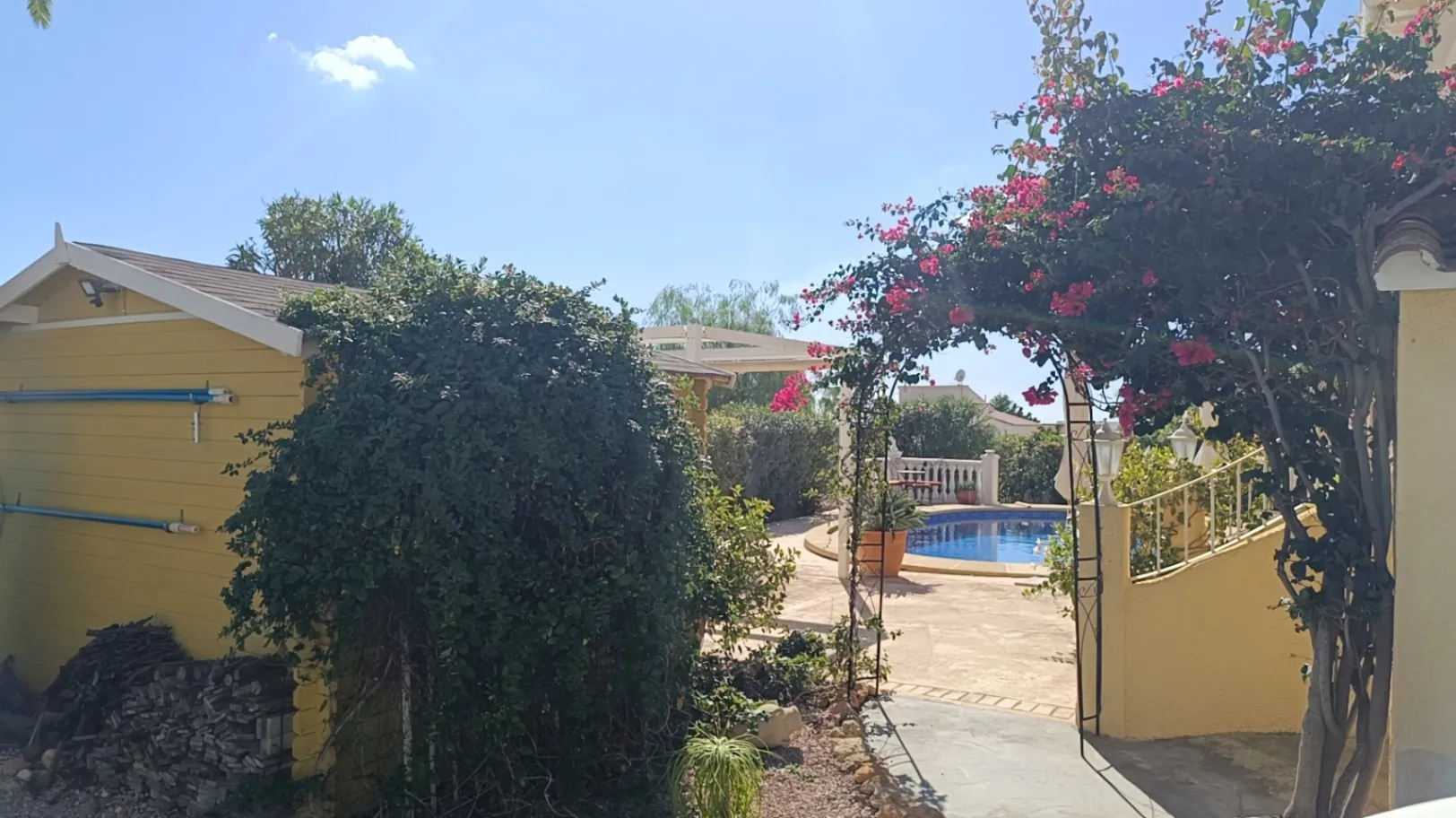 Chalet con 4 dormitorios, vistas al mar, piscina y en Calpe