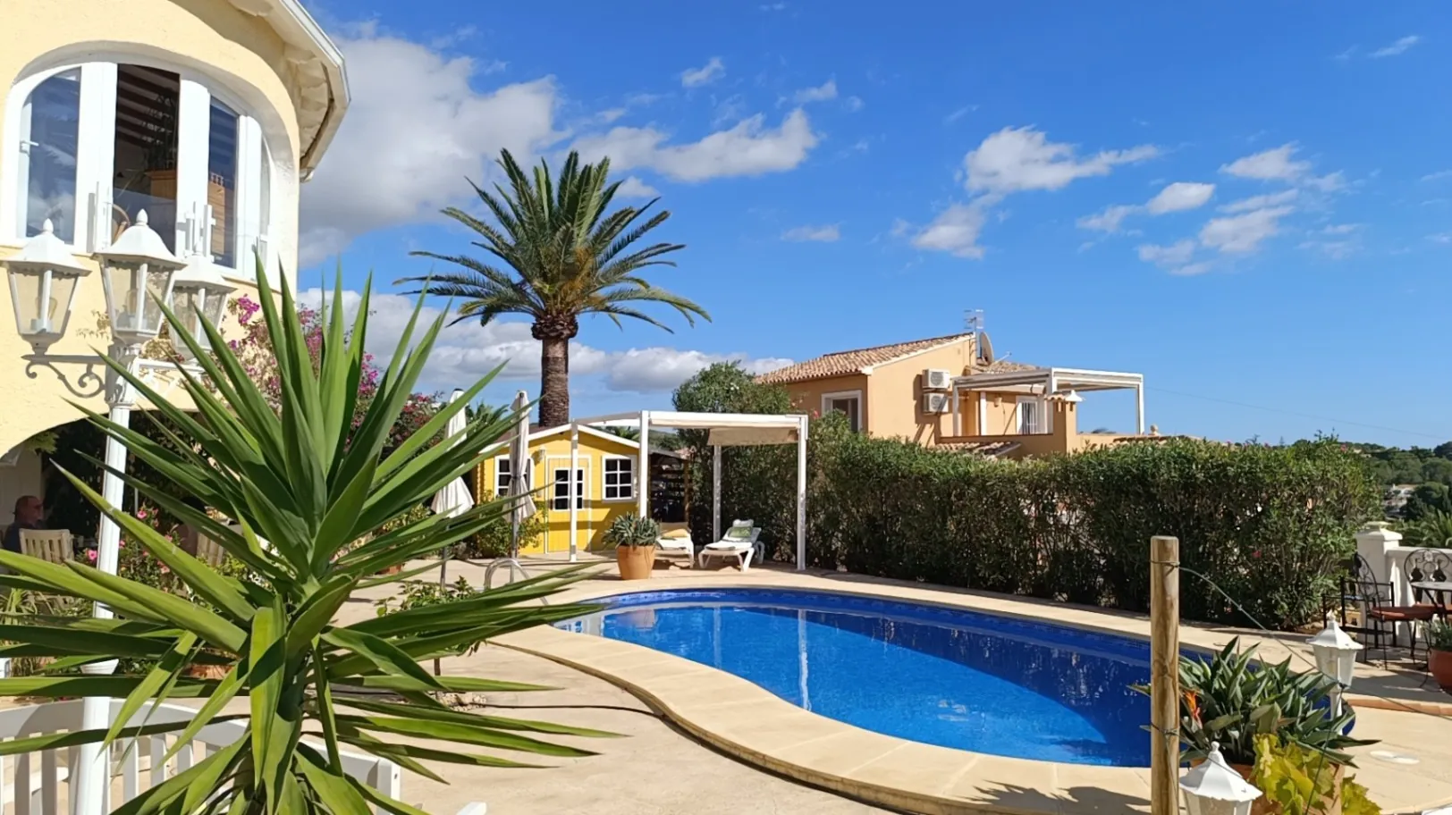 Chalet con 4 dormitorios, vistas al mar, piscina y en Calpe