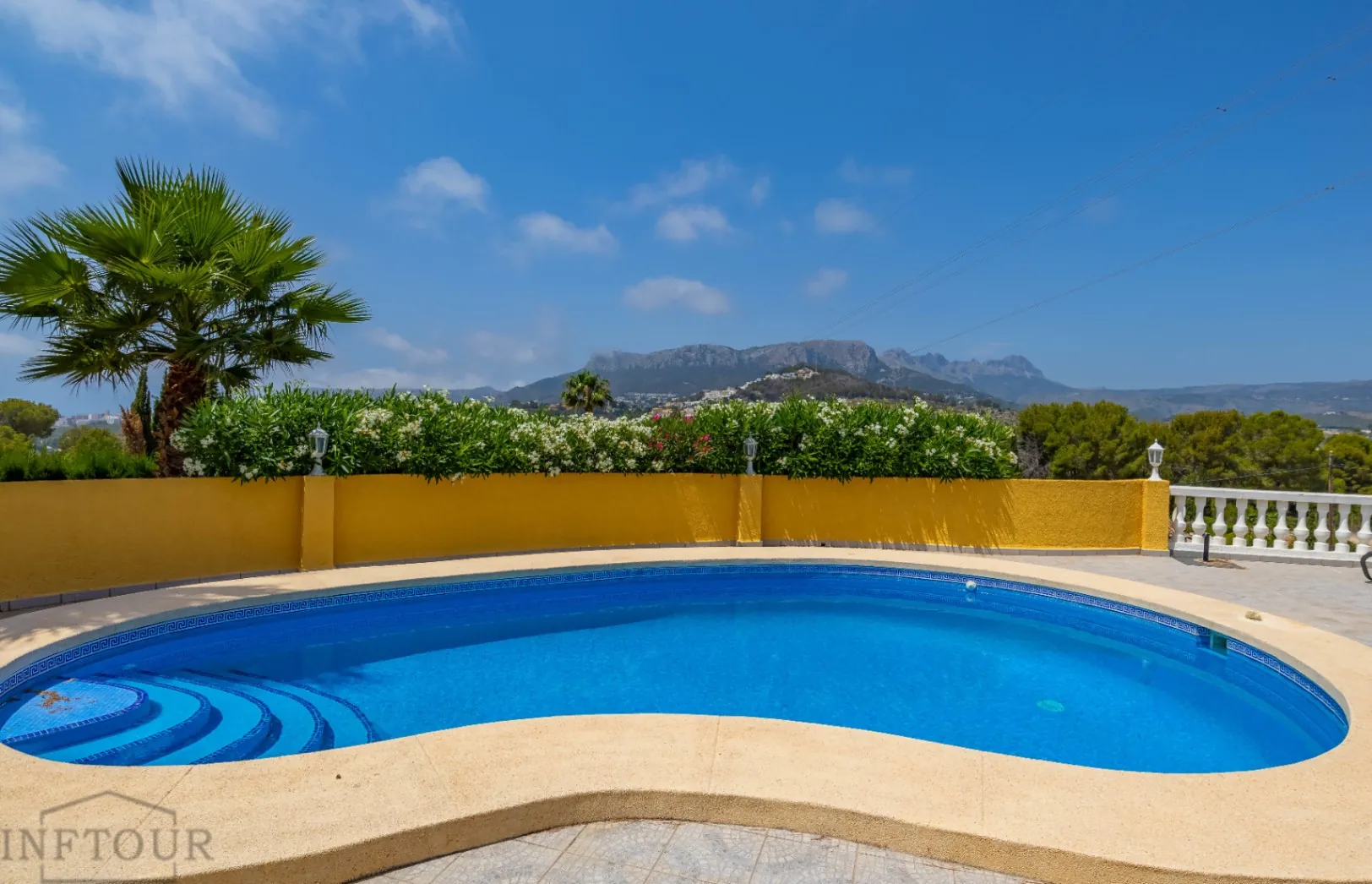Villa mediterránea con piscina en Calpe – Empedrola
