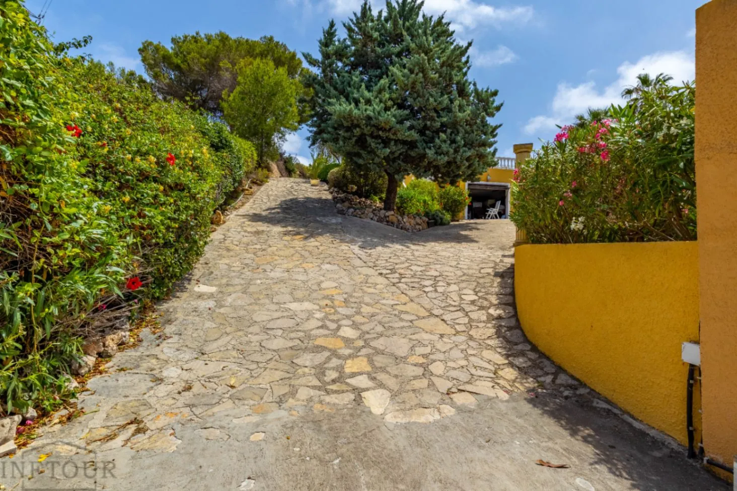 Villa mediterránea con piscina en Calpe – Empedrola