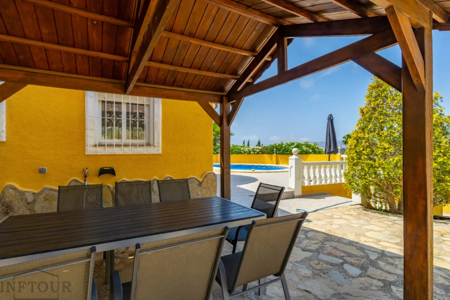 Villa mediterránea con piscina en Calpe – Empedrola