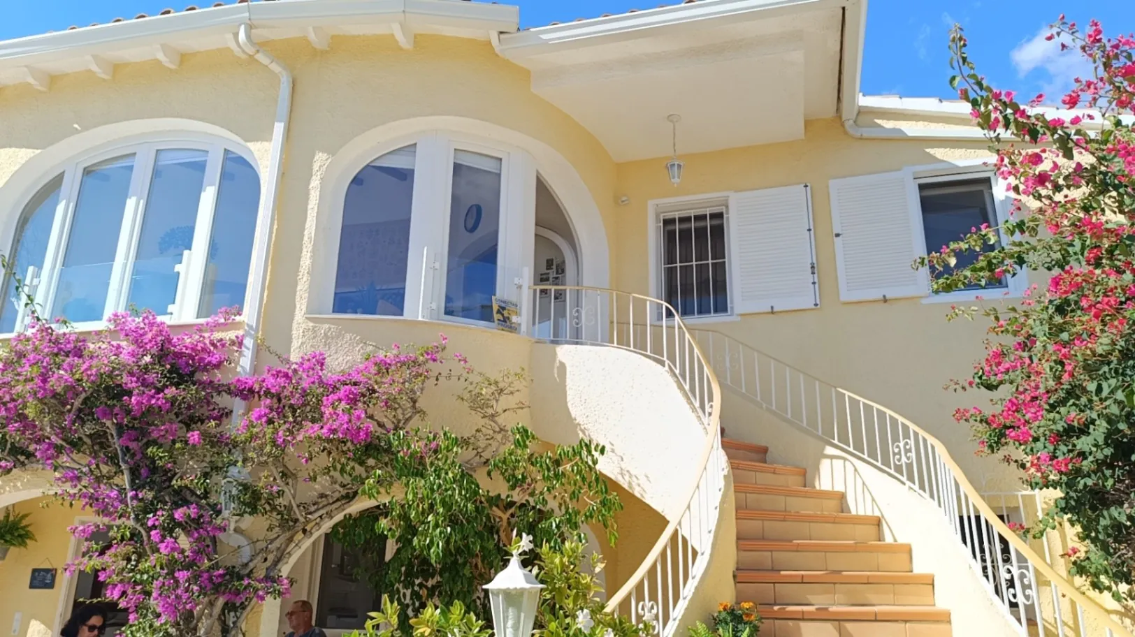 Chalet con 4 dormitorios, vistas al mar, piscina y en Calpe