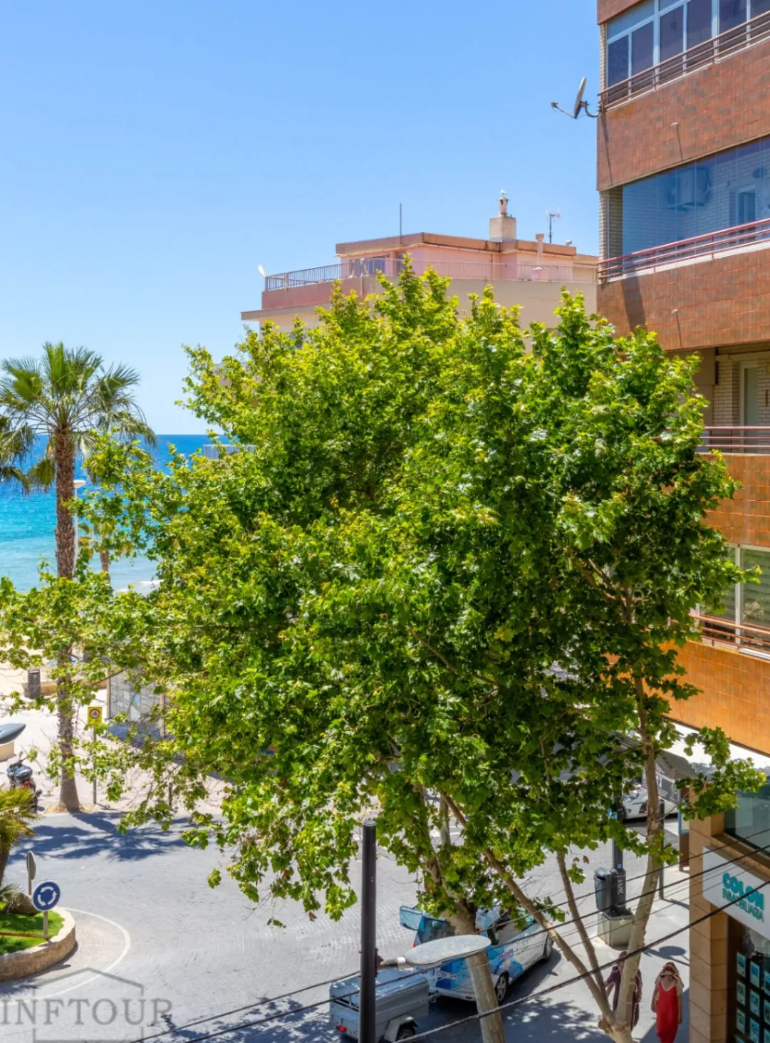 Apartamento reformado de 3 dormitorios en primera línea de playa Arenal Bol, Calpe
