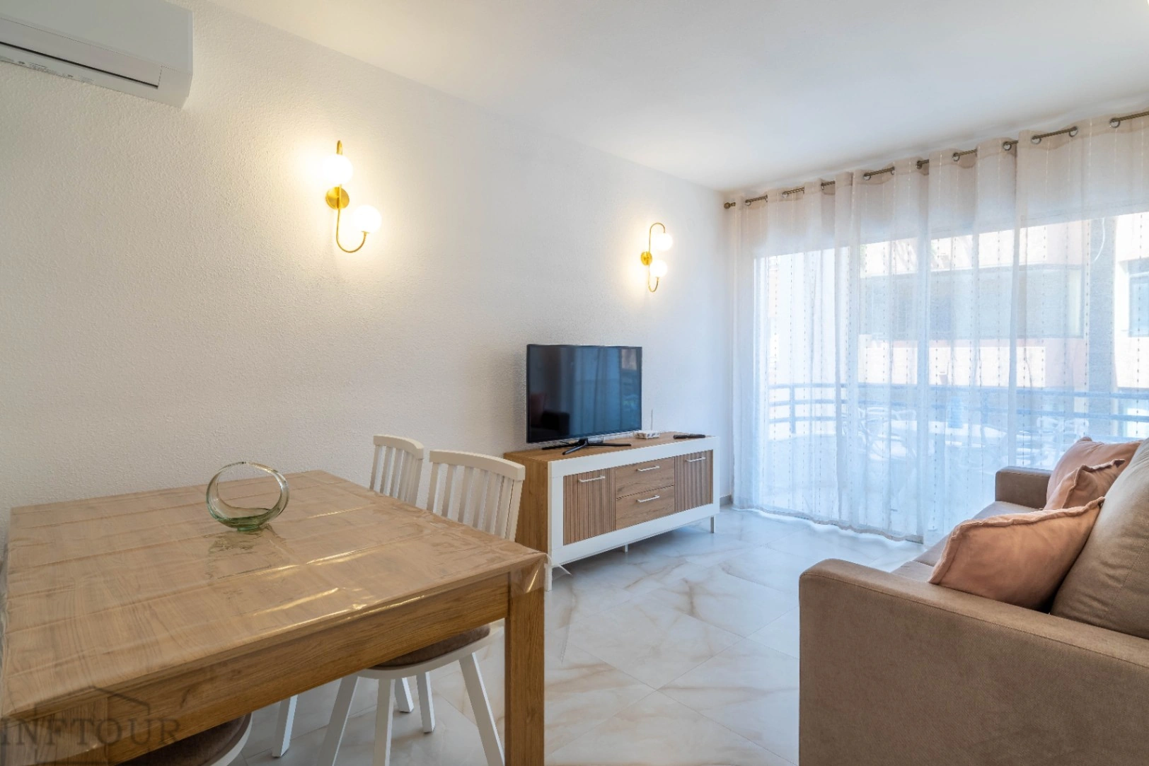 Apartamento reformado de 3 dormitorios en primera línea de playa Arenal Bol, Calpe
