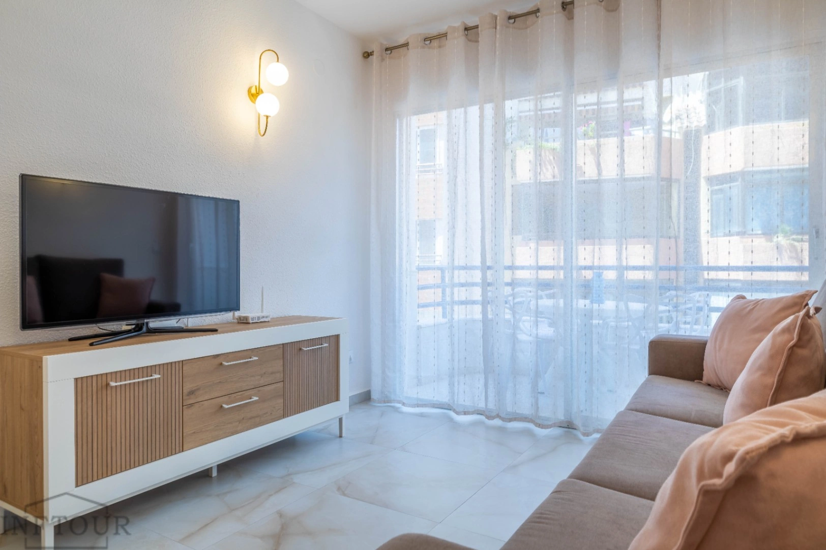 Apartamento reformado de 3 dormitorios en primera línea de playa Arenal Bol, Calpe
