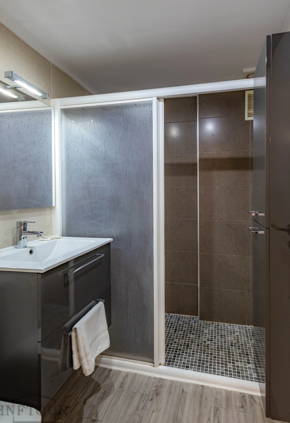 Apartamento de 2 dormitorios y garaje en el centro de Calpe