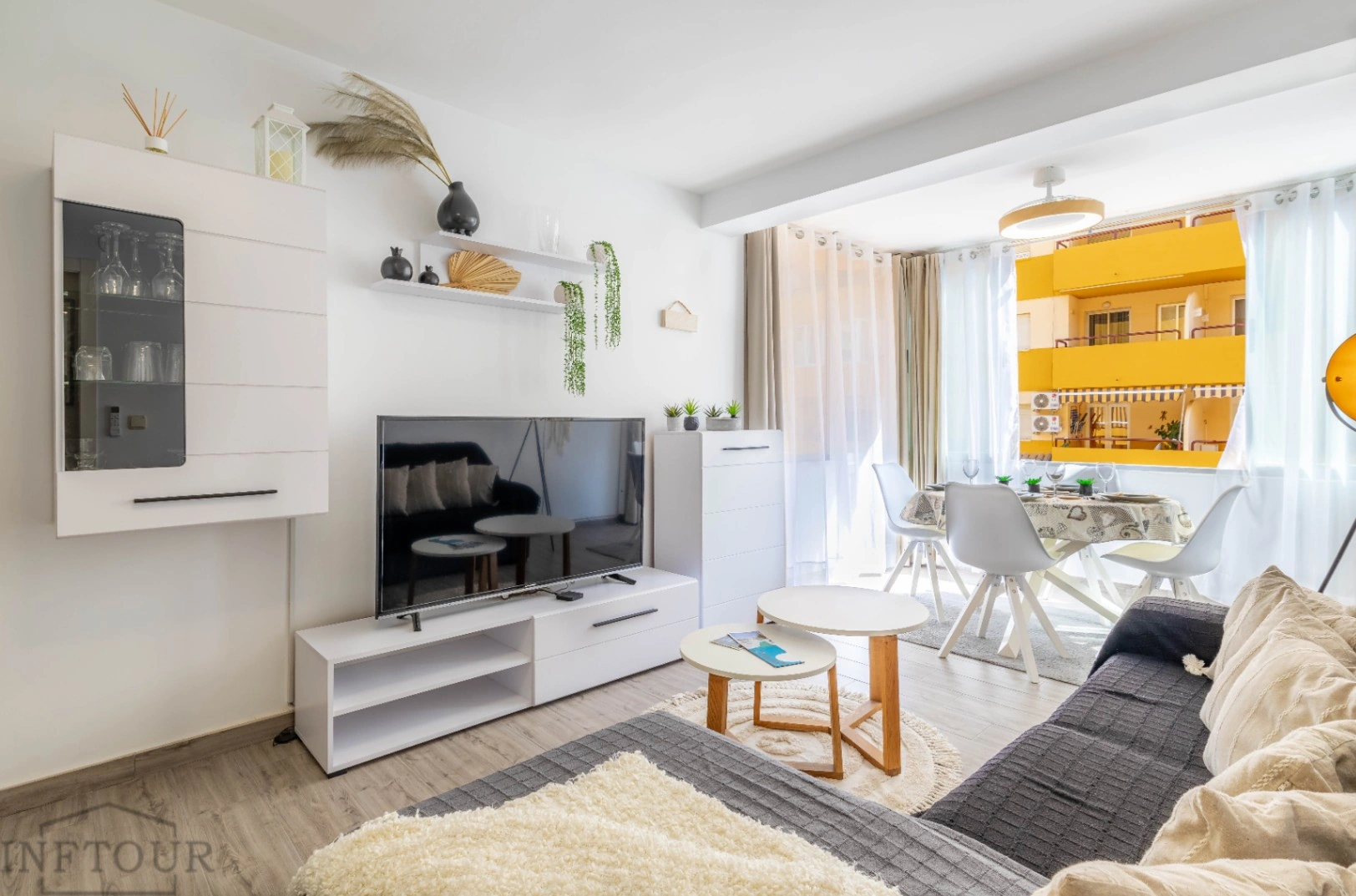 Apartamento de 2 dormitorios y garaje en el centro de Calpe