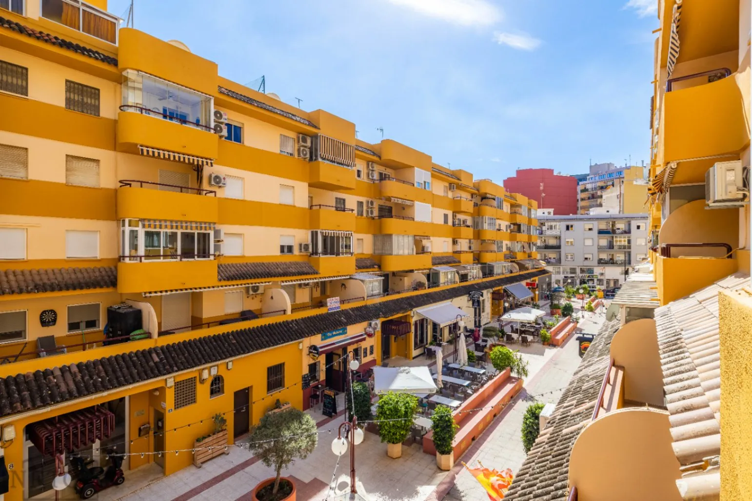 Apartamento de 2 dormitorios y garaje en el centro de Calpe