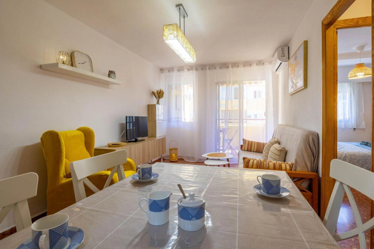 Alquiler temporal apartamento de 2 dormitorios con terraza, Calpe