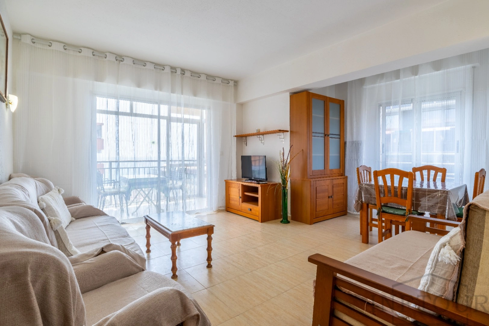 Alquiler temporal apartamento de 2 dormitorios con vistas al mar en el centro de Calpe
