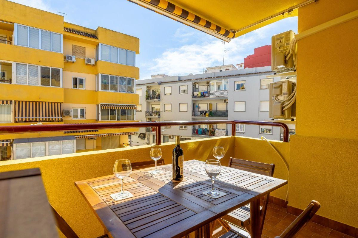 Alquiler temporal apartamento de 2 dormitorios con terraza, Calpe