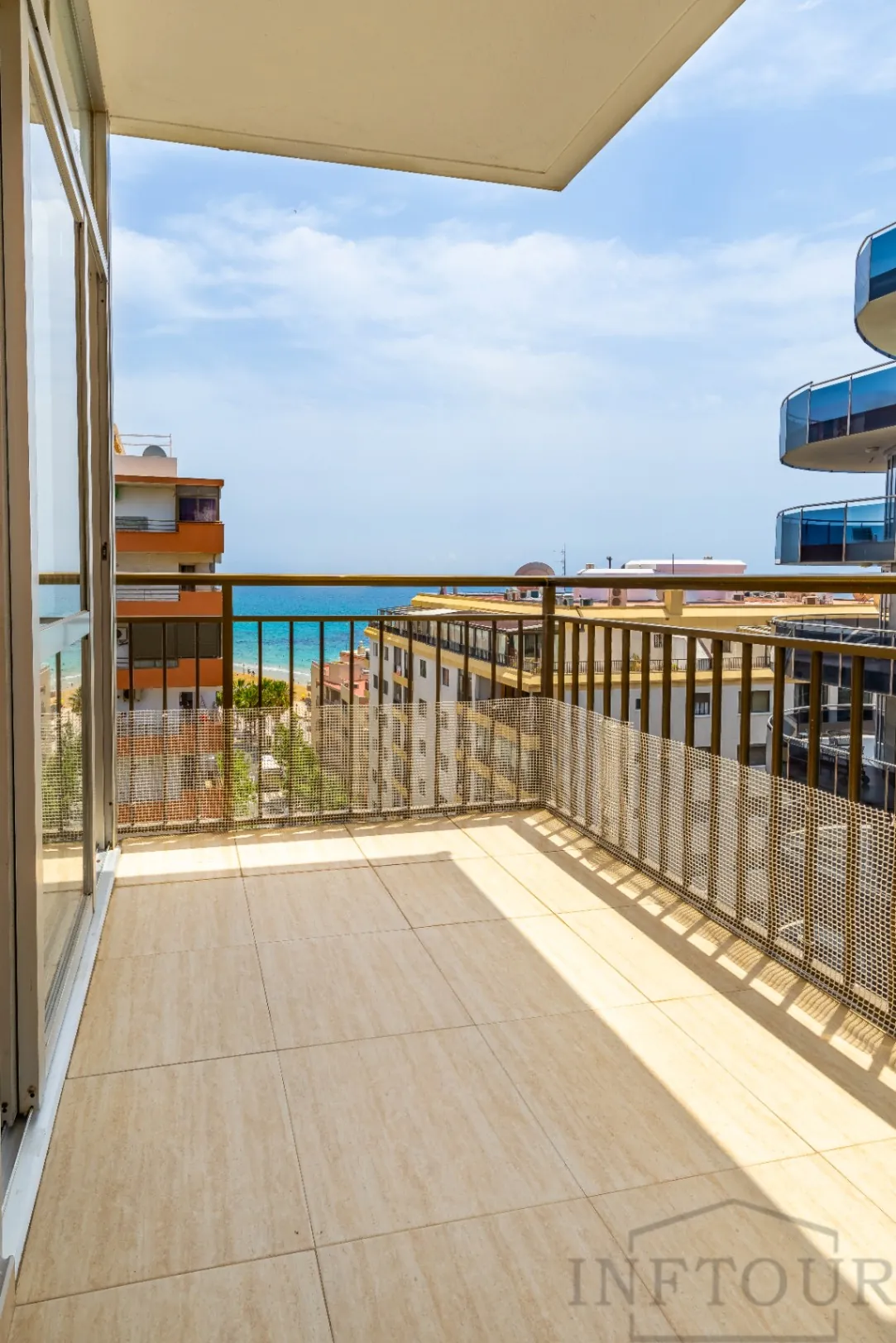 Alquiler temporal apartamento de 2 dormitorios con vistas al mar en el centro de Calpe