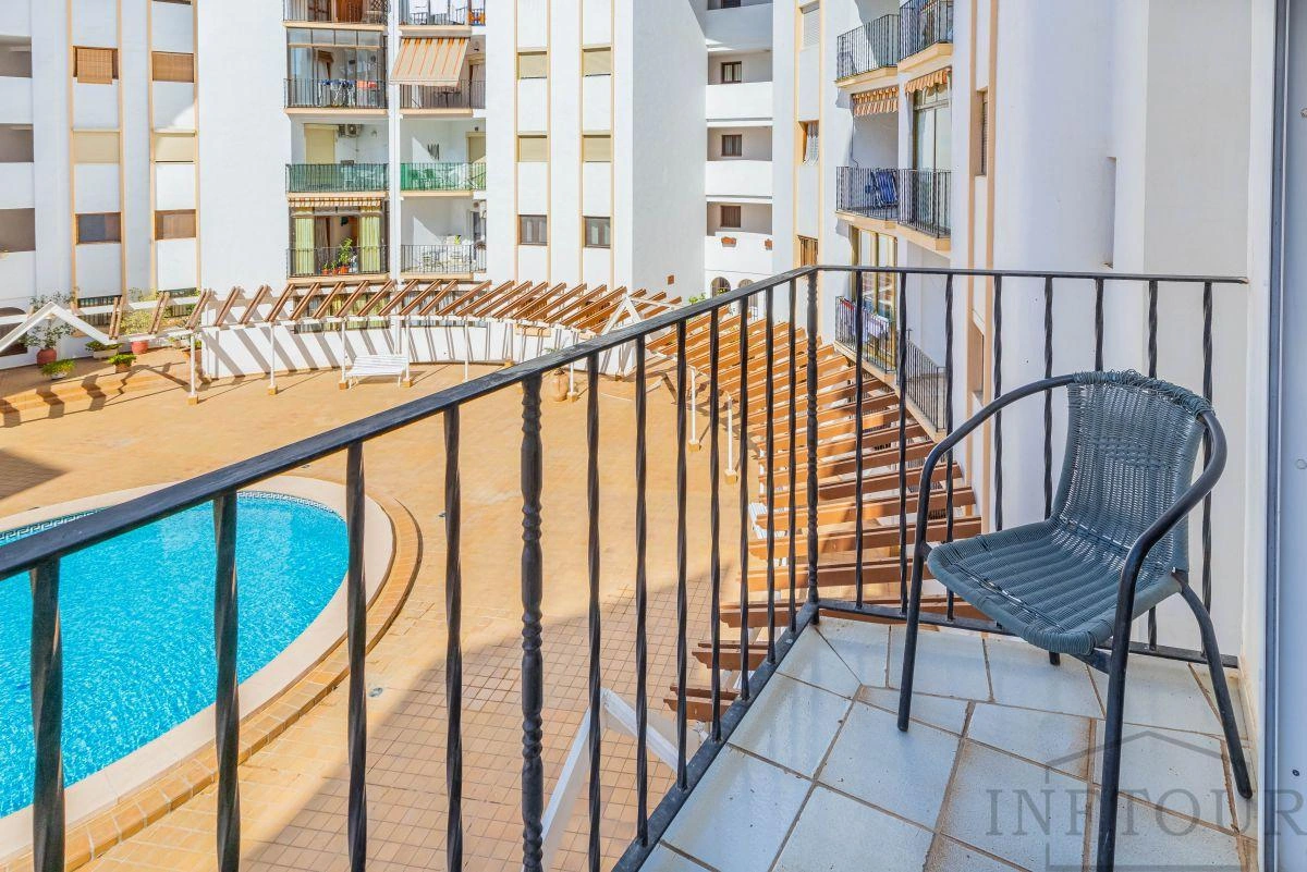 Alquiler temporal apartamento 2 dormitorios y piscina en el centro de Calpe