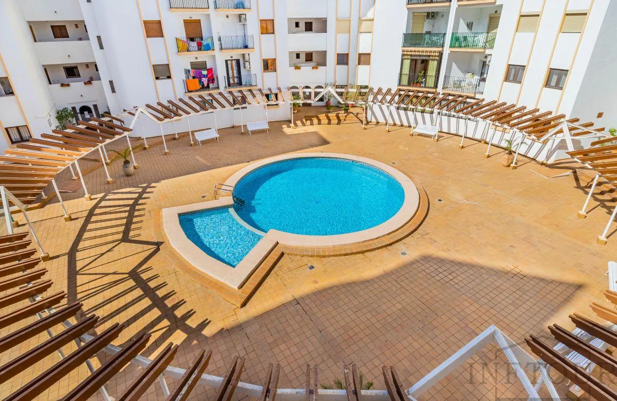 Alquiler temporal apartamento 2 dormitorios y piscina en el centro de Calpe