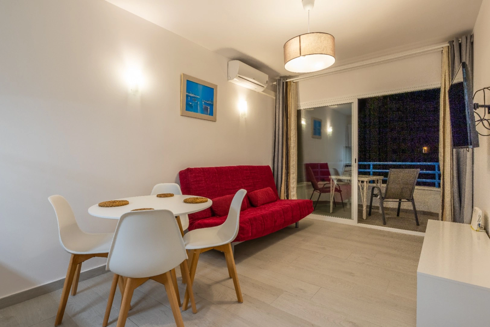 Alquiler temporal apartamento de 1 dormitorio con vistas al mar en primera línea de playa Arenal Bol, Calpe
