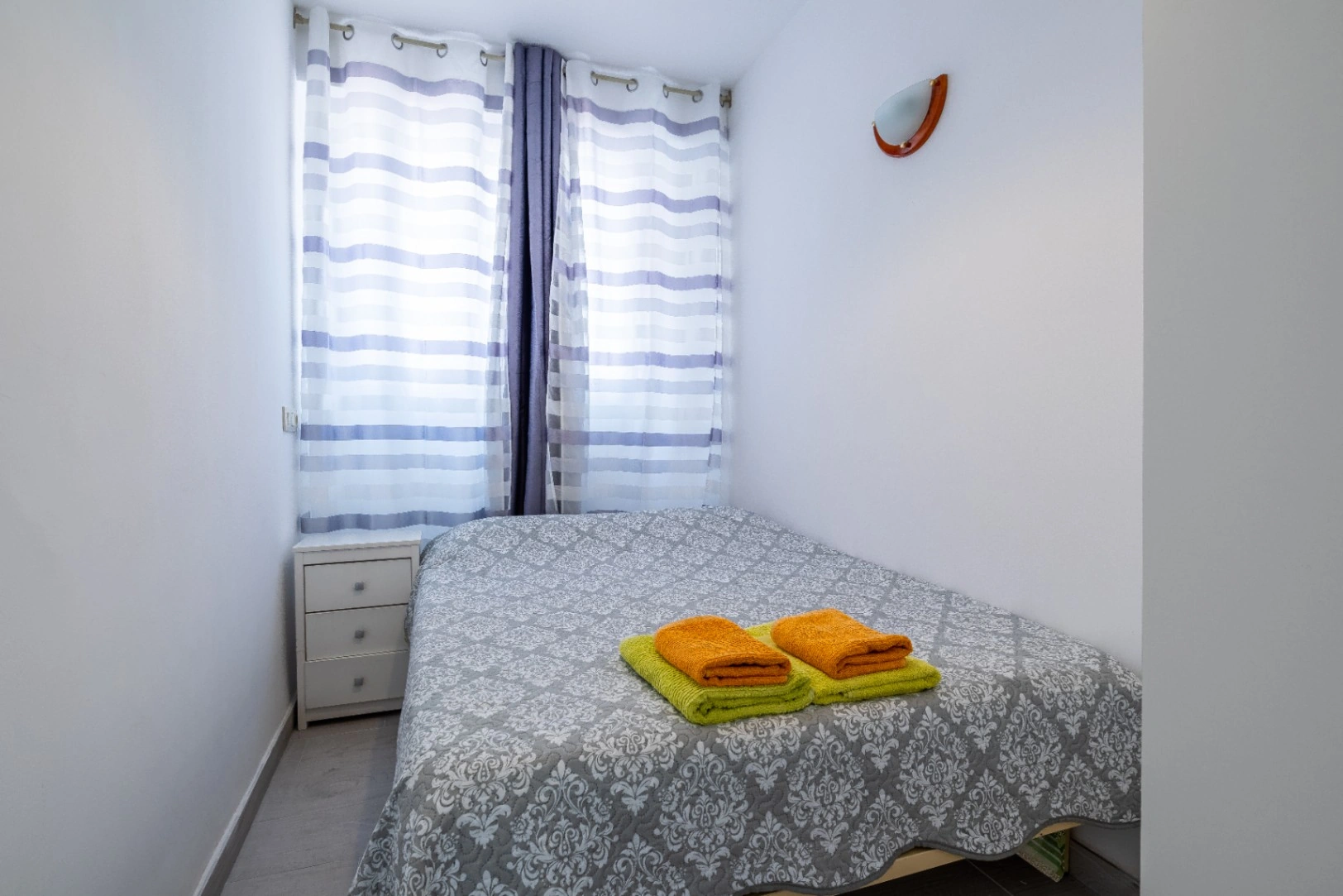 Alquiler temporal apartamento de 1 dormitorio con vistas al mar en primera línea de playa Arenal Bol, Calpe