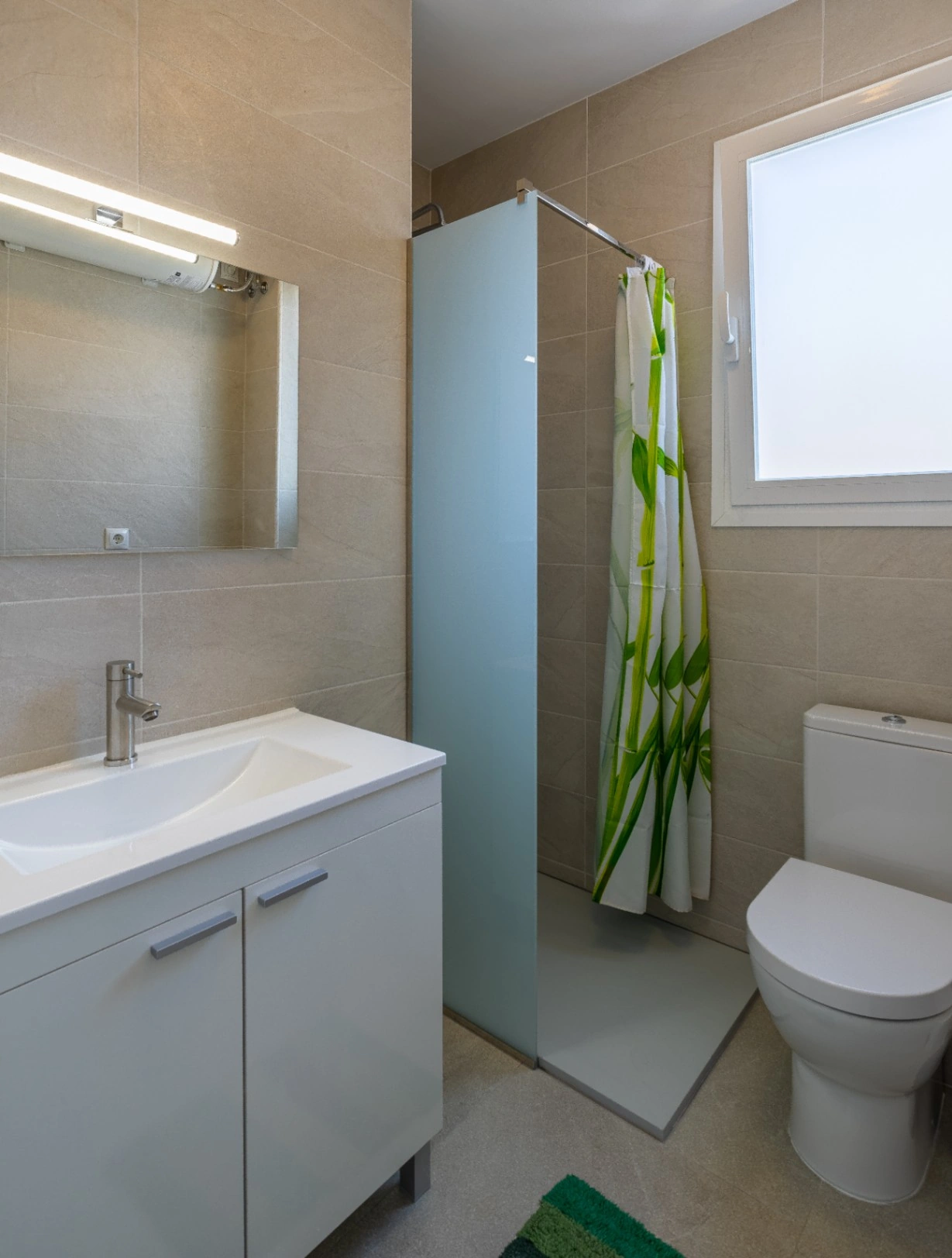 Alquiler temporal apartamento de 1 dormitorio con vistas al mar en primera línea de playa Arenal Bol, Calpe