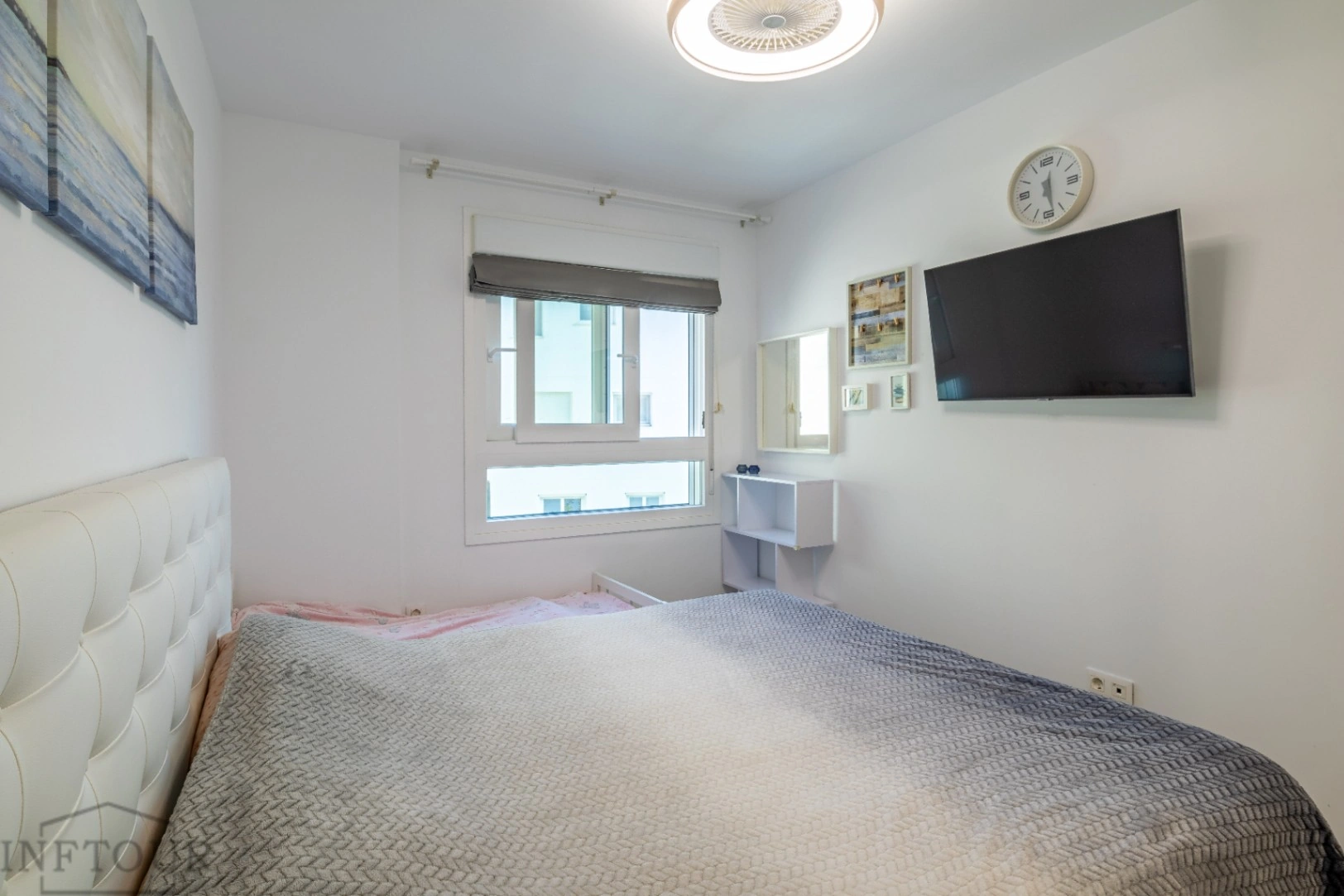 Piso en Calpe con vistas al mar y piscina – 2 dormitorios, terraza y parking
