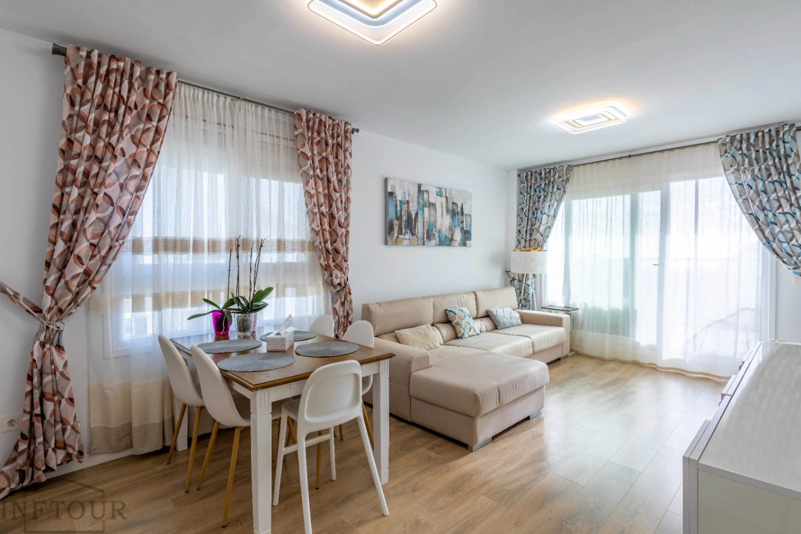 Piso en Calpe con vistas al mar y piscina – 2 dormitorios, terraza y parking