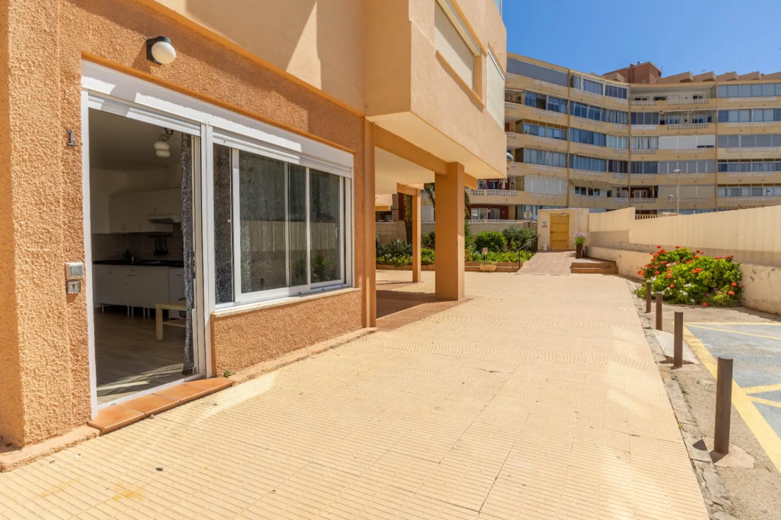 Alquiler piso-bajo de 1 dormitorio en playa La Fossa, Calpe