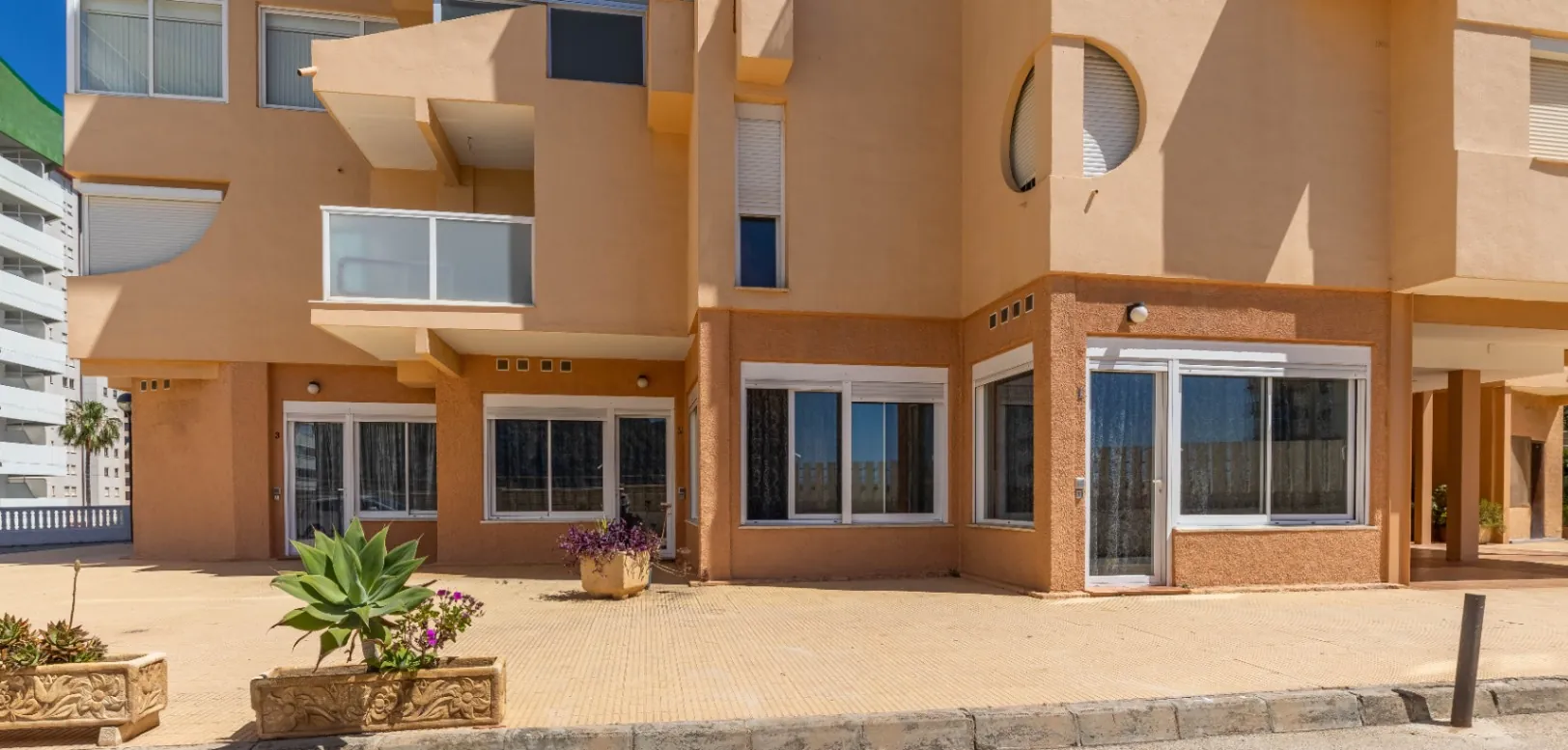 Alquiler piso-bajo de 1 dormitorio en playa La Fossa, Calpe