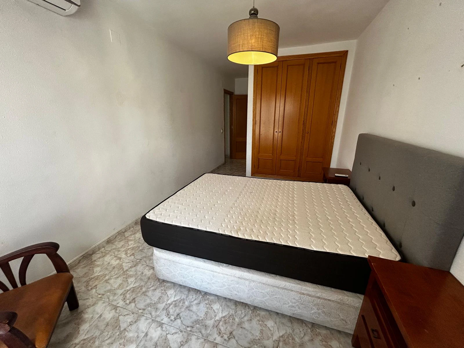 Ático en venta en pleno centro de Calpe con solárium, piscina. Parking y trastero opcionales.