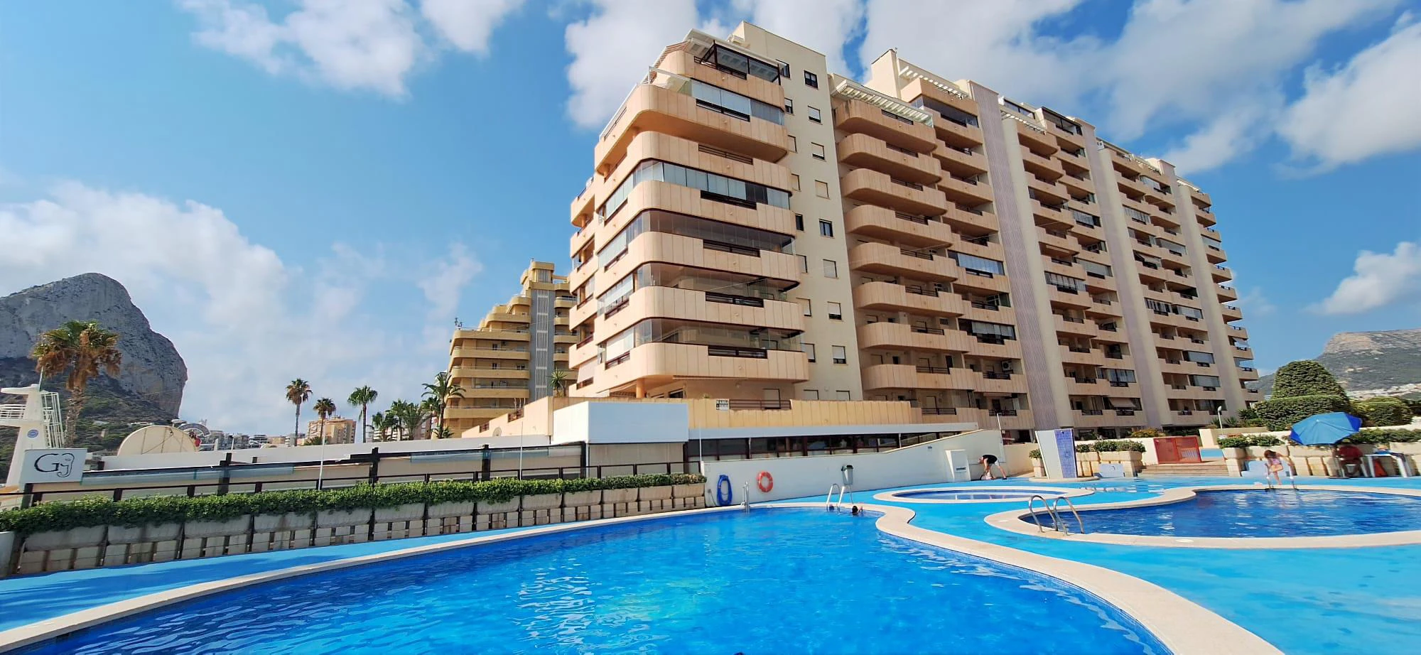 Apto de 2 dormitorios y dos terrazas en Primera Línea de la Playa la Fossa, Calpe