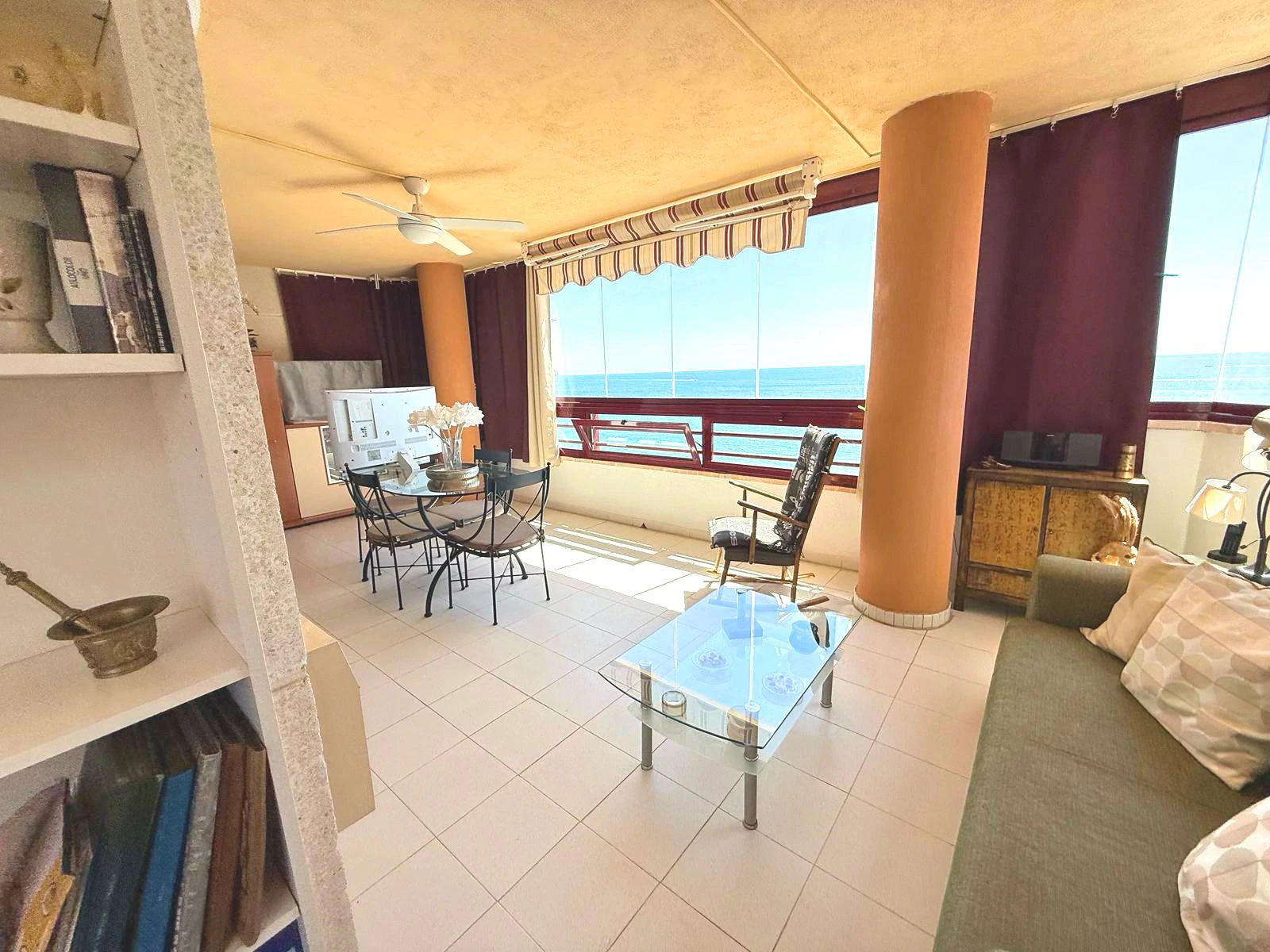 Apartamento de 2 dormitorios frente al mar