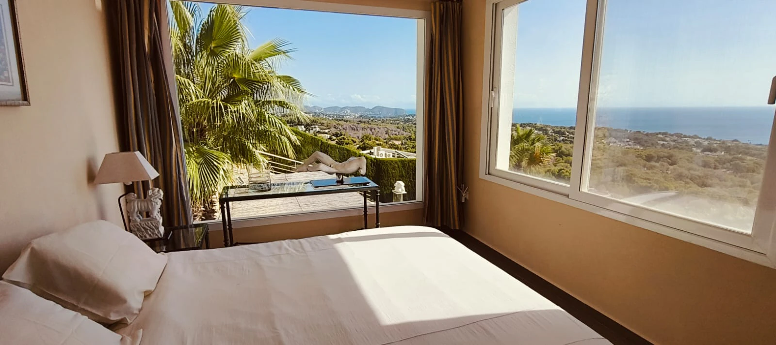 Exclusiva villa en Calpe con vistas panorámicas al Mediterráneo