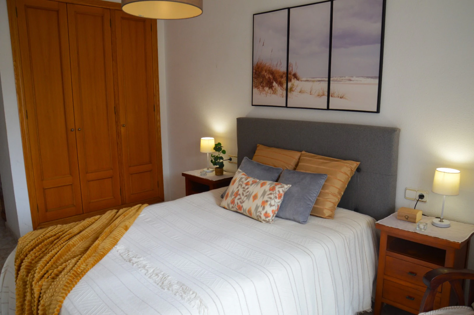 Ático en venta en pleno centro de Calpe con solárium, piscina. Parking y trastero opcionales.