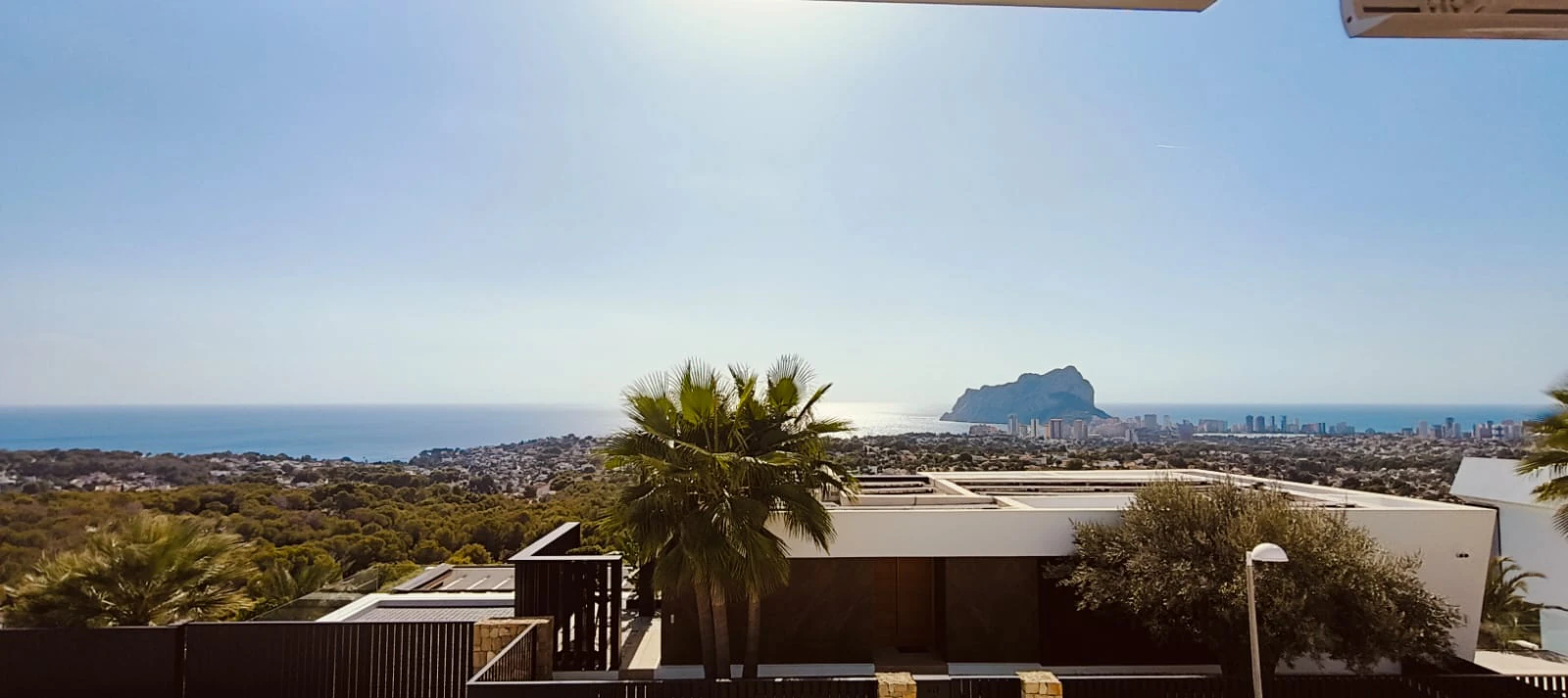 Exclusiva villa en Calpe con vistas panorámicas al Mediterráneo