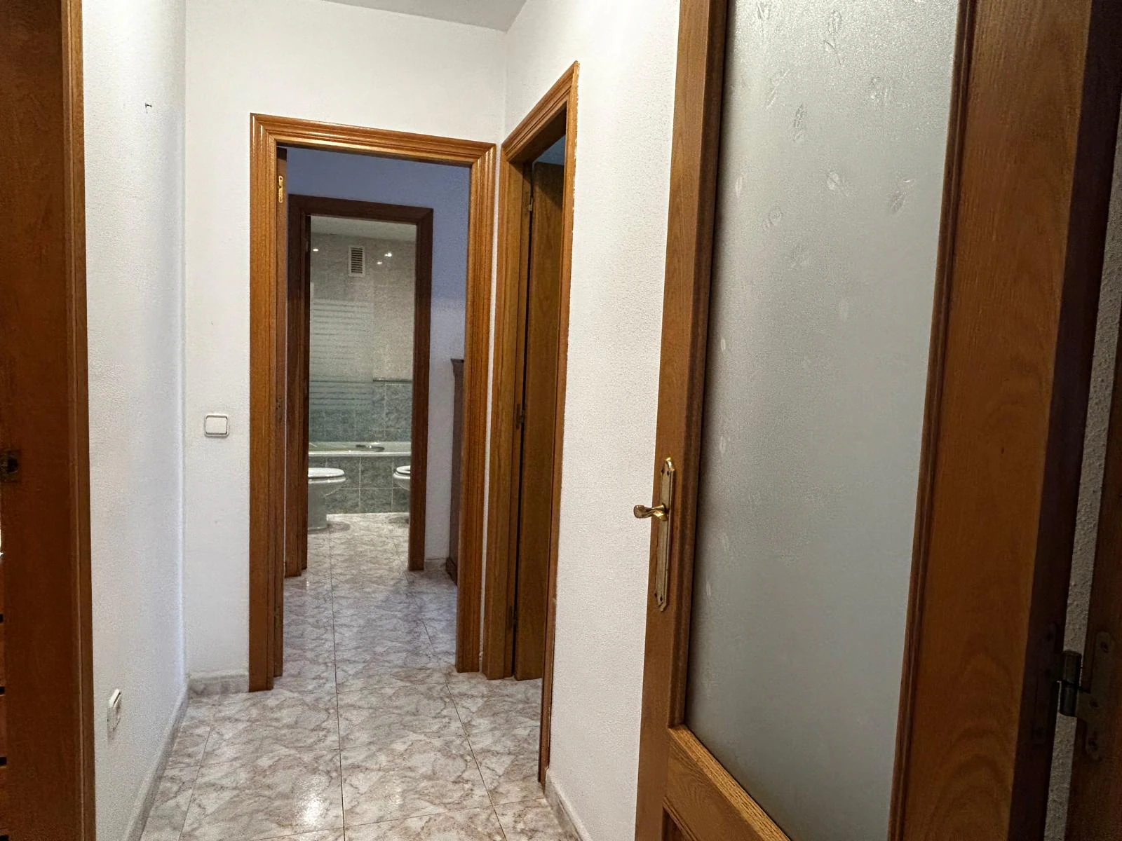 Ático en venta en pleno centro de Calpe con solárium, piscina. Parking y trastero opcionales.