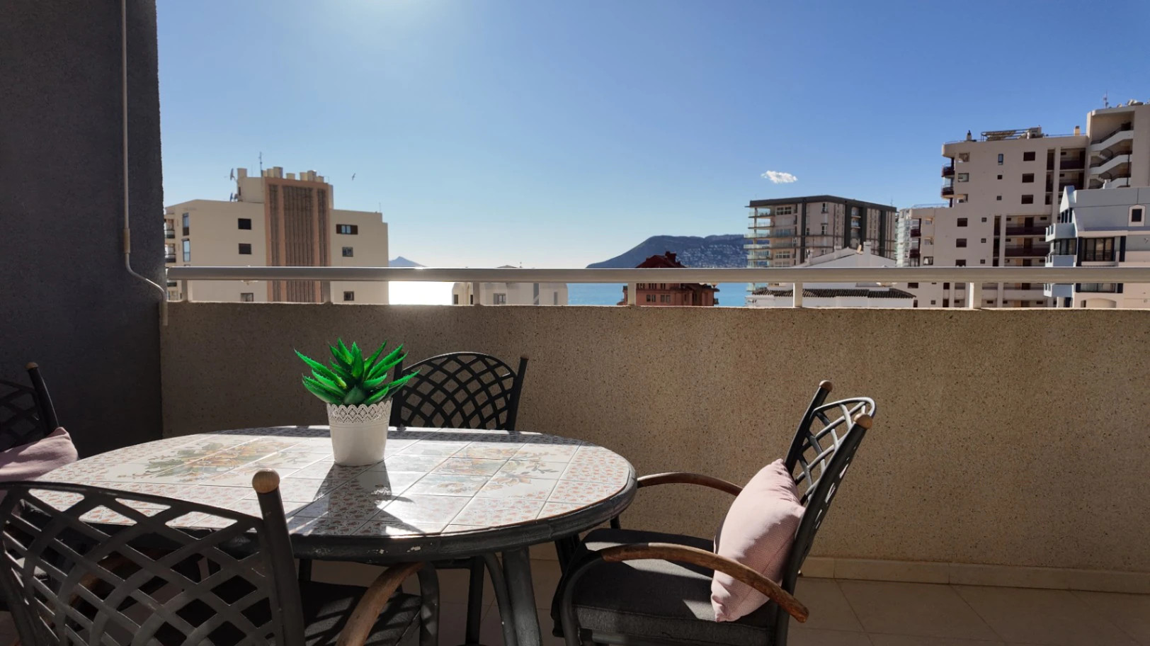 Apartamento con Vistas al Mar y Mucha Luz – 1 Dormitorio en Calpe