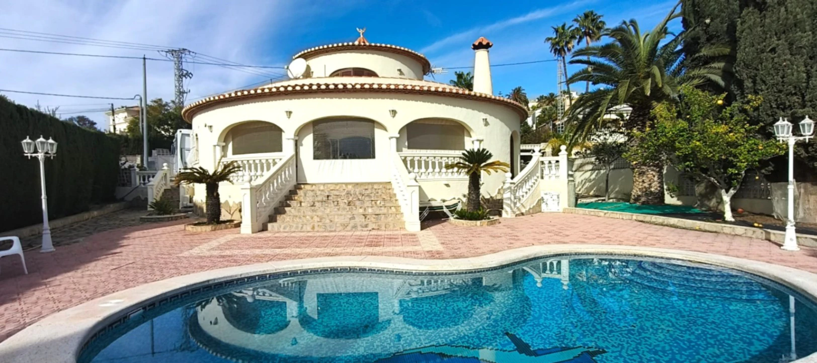 Impresionante villa con piscina y vistas espectaculares al Peñón