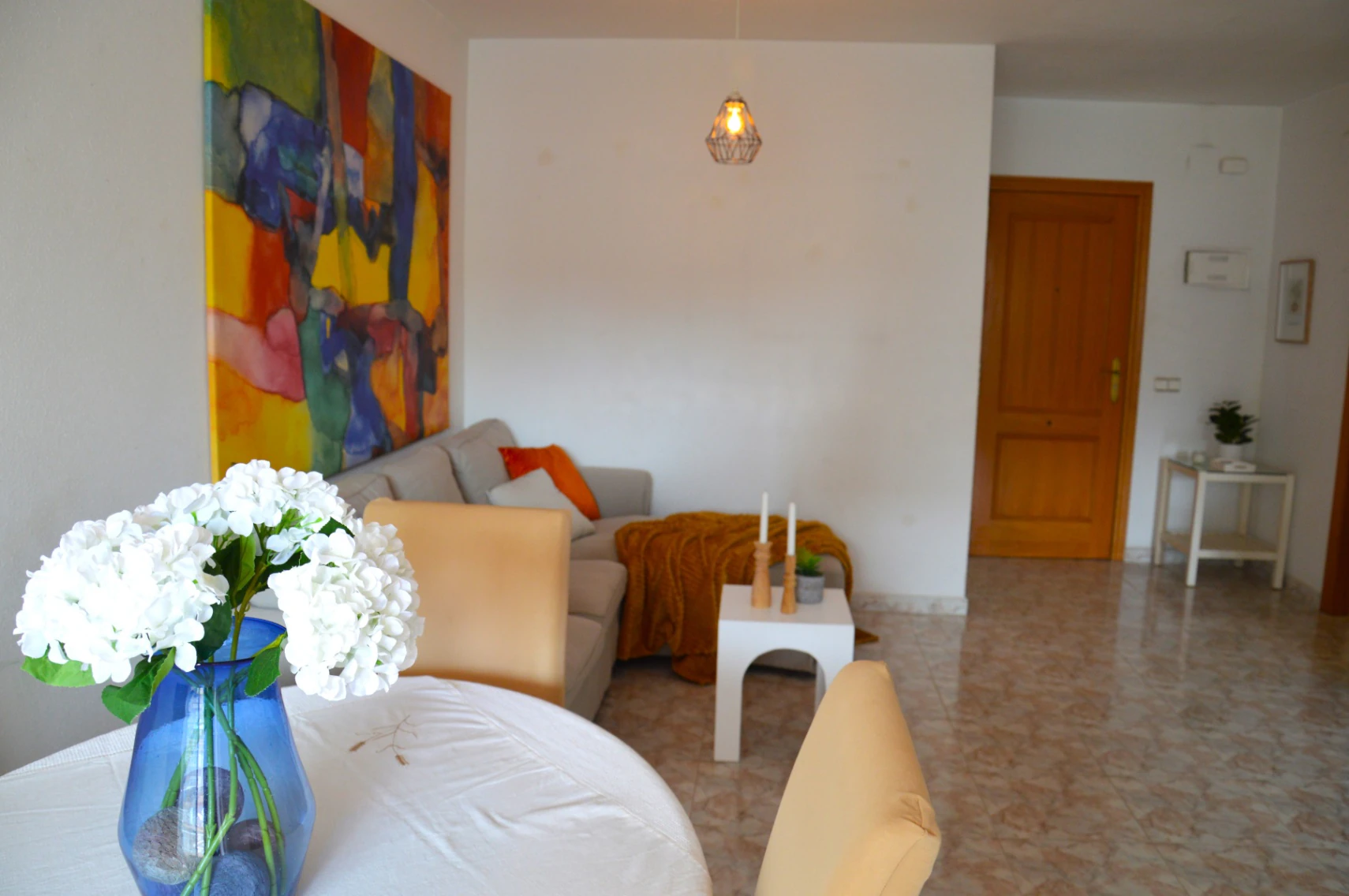 Ático en venta en pleno centro de Calpe con solárium, piscina. Parking y trastero opcionales.