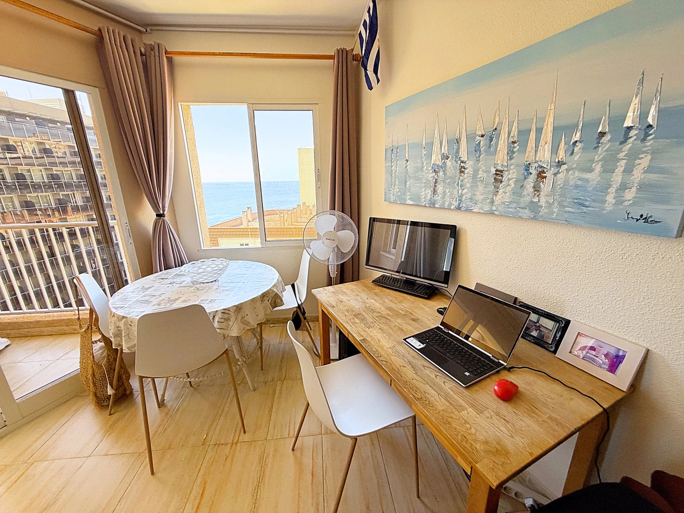 apartamento céntrico con vistas al mar y terraza